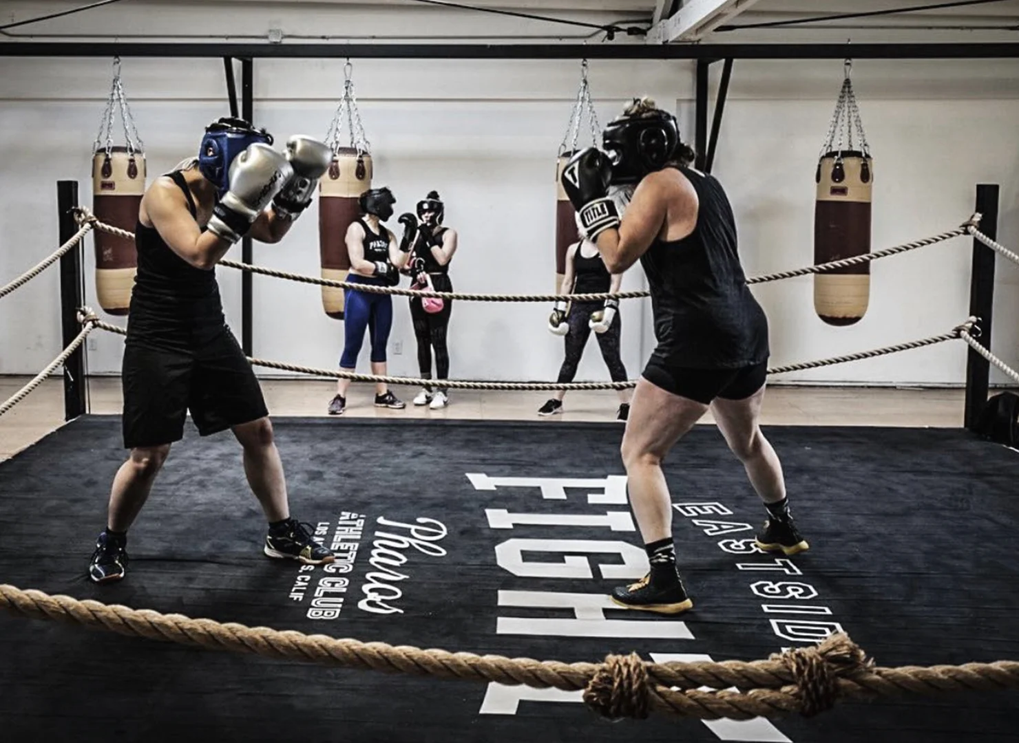 PAC_1080x1480_classes_fight2.jpg