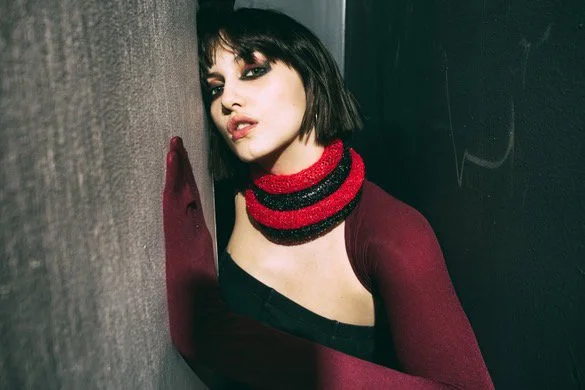 3d hand drawn neck piece 