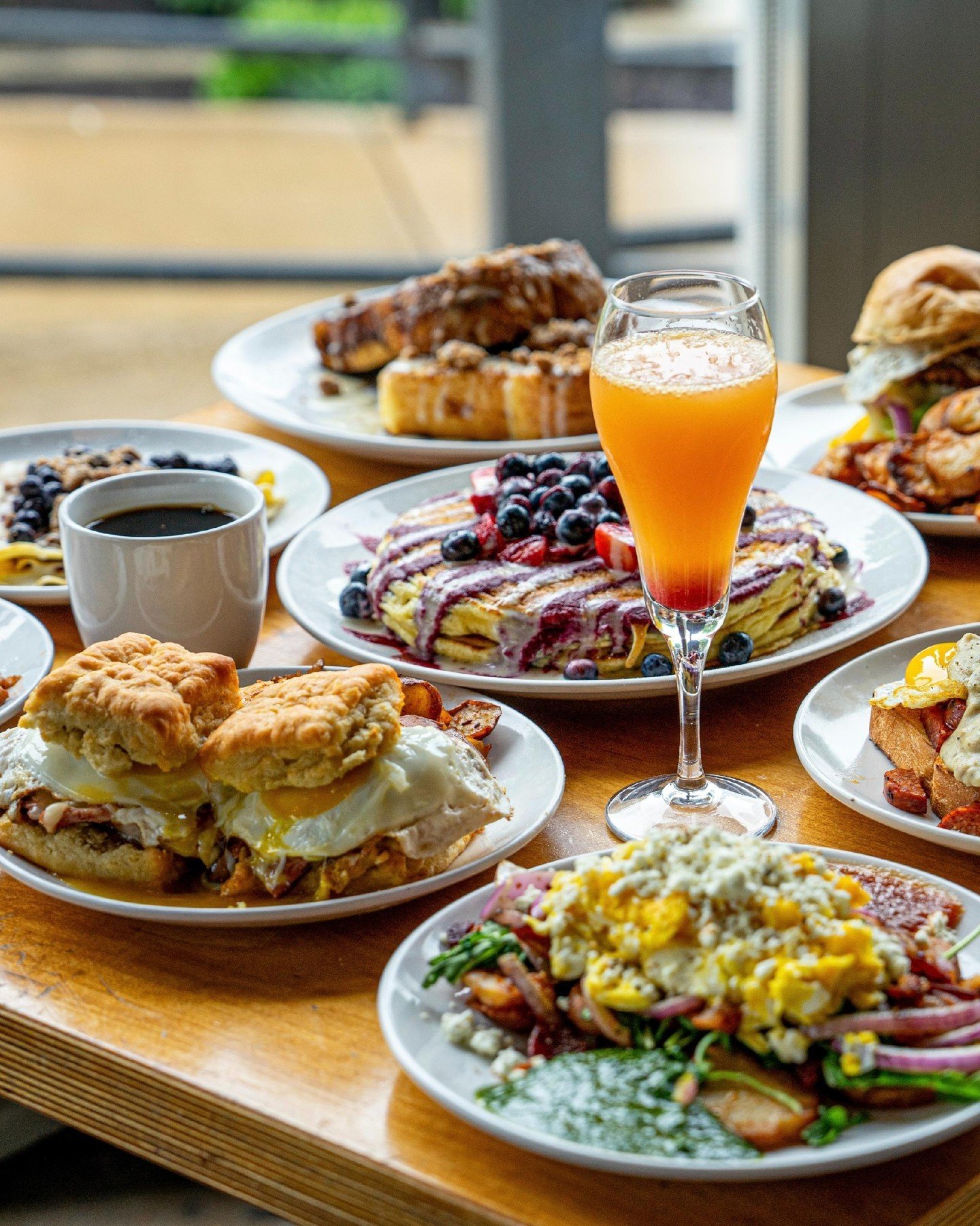 Rise and shine, it's time for a delicious breakfast from Rooster 🍳 

P.S. Mother's Day is only one week away, make sure you get your brunch plans in order 👀

Both locations open until 2pm 
#BrunchGoals #SundayFunday #FoodieHeaven