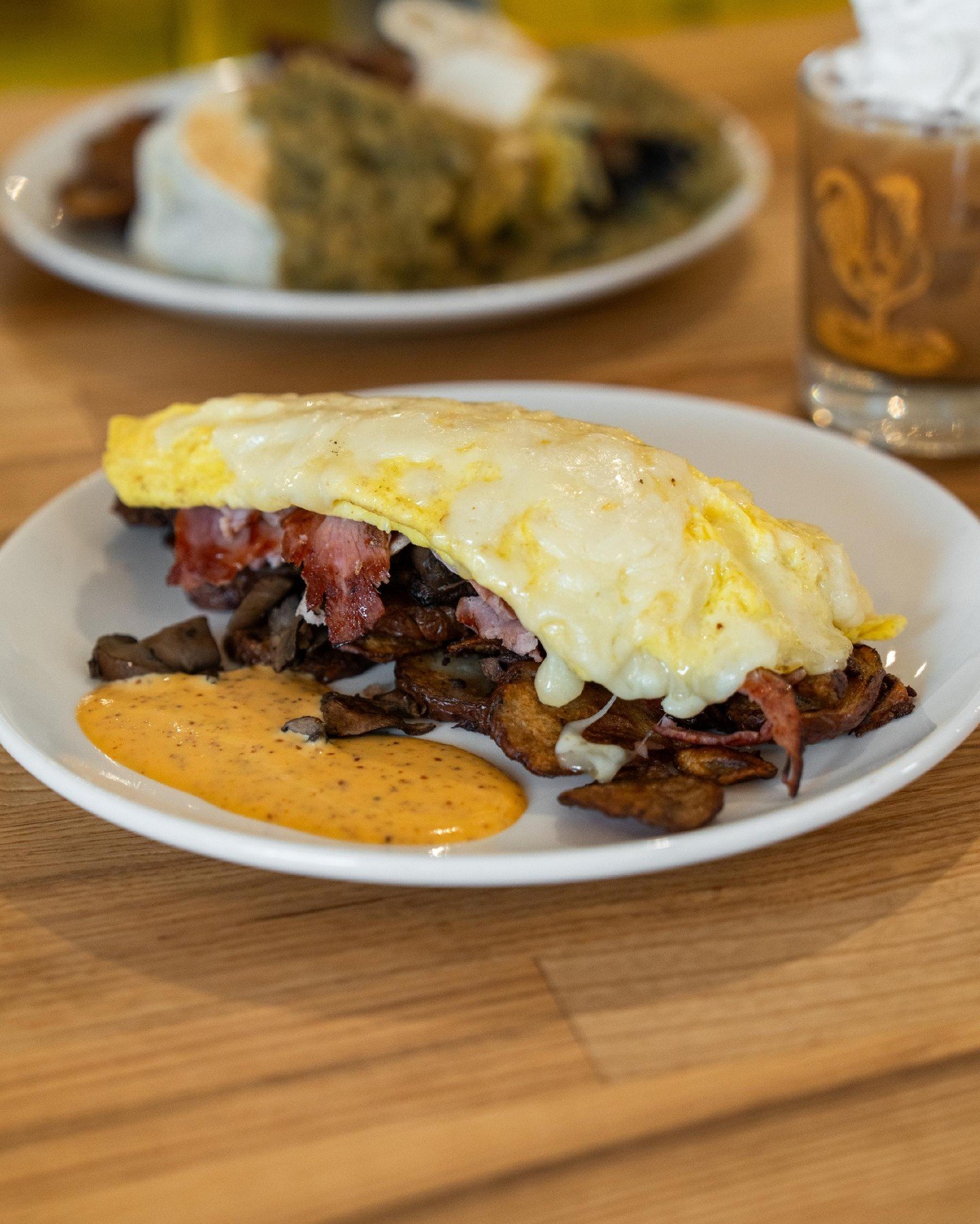 Savor the flavors of our Scramble, made up of our house ham, roasted mushroom, swiss, and Rooster mayo. 😮&zwj;💨 Trust us, you won't regret your decision...

Join us for breakfast this week! Open from 8AM-2PM, daily.