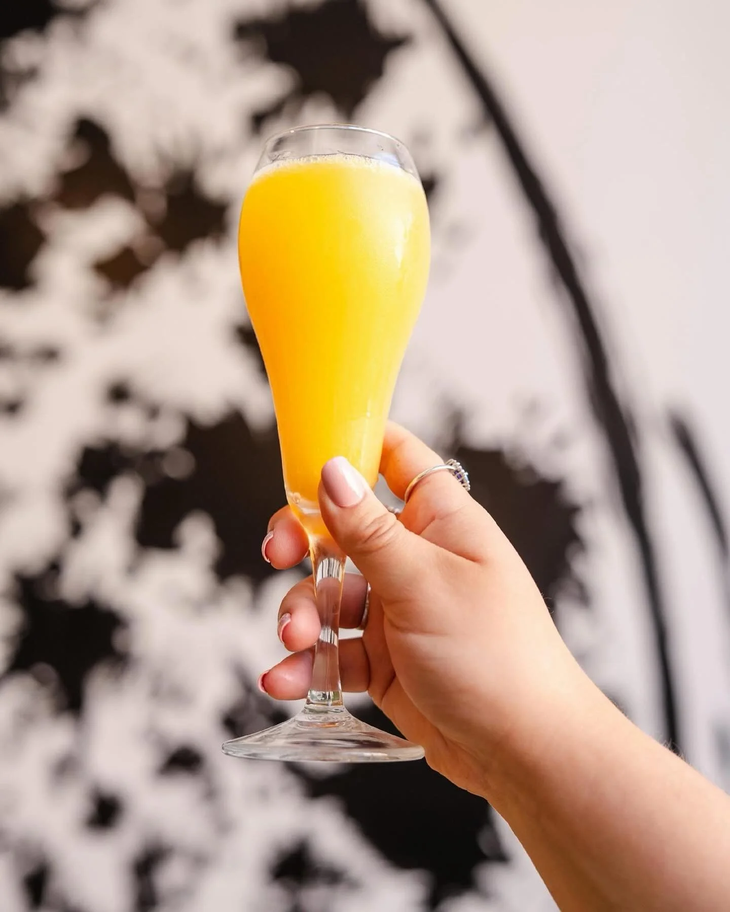 Cheers to the weekend! 🥂💛
Come see us on @southgrandstl or @washington_avenue!