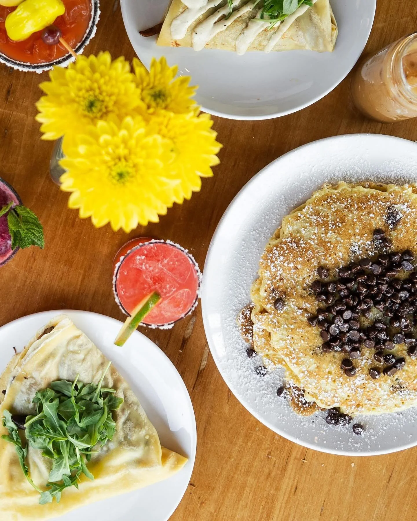 Springtime brunching is the best!🌼🌿
Join us 8-2pm at both locations, @washington_avenue &amp; @southgrandstl.