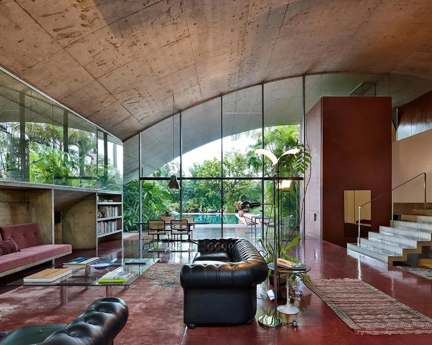 The Milan House by Marcos Acayaba, S&atilde;o Paulo, 1972 - 1975.⁠

Designed when Acayaba was just 28, the Milan House captures the essence of Brazilian modernism &mdash; embracing futuristic design while honoring local culture and native landscapes.