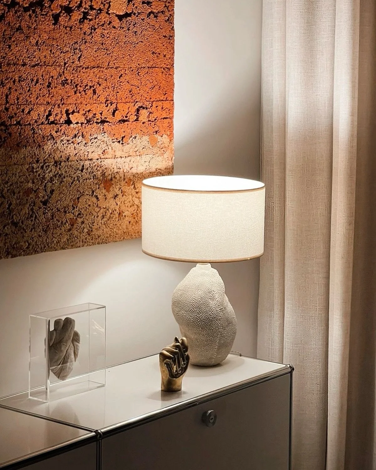 Love seeing our Jaca lamps paired with this incredible earth art piece by the Brazilian artist @domingostotora in the home of @igorjosif 🧡
Domingos T&oacute;tora&rsquo;s work was featured on the latest cover of @bazaarinteriorsbrasil, celebrating hi