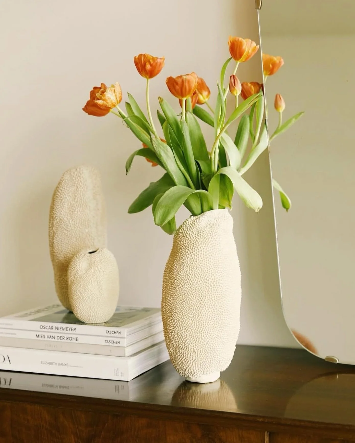 Happy Holidays❣️

Our jaca vases captured by @debsspnhl