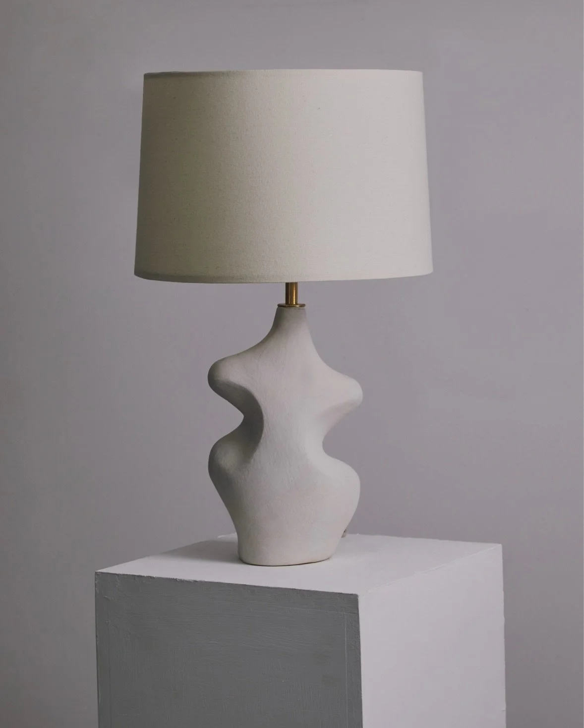 &Eacute; uma honra ver nossa lumin&aacute;ria de mesa Arp selecionada por Patricia Anastassiadis para a se&ccedil;&atilde;o Curadoria, na edi&ccedil;&atilde;o de junho/julho da revista Casa e Jardim (@casaejardim )

Com mais de 30 anos de carreira e 