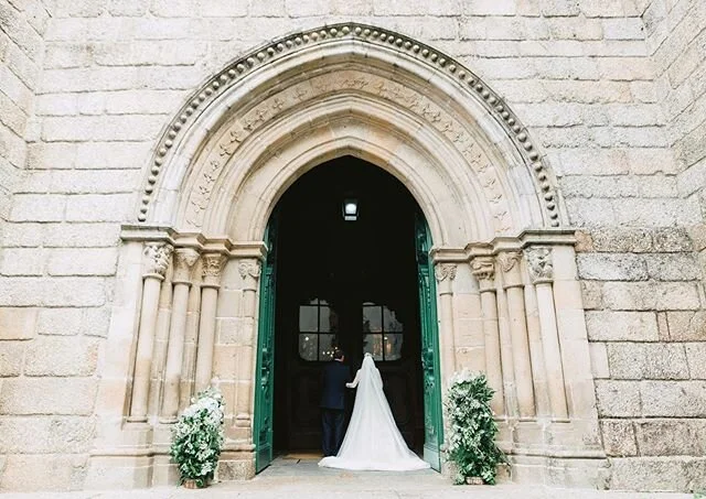 I+F
#bride #weddingdress #bridetobe #style #weddingideas #weddinginspo #instawedding #bridal #weddingseason #engagement #weddingdecor #decor #weddinglove #damat #ideasboda #inspiracionbodas #bodas2019 #marriagegoals #styling #boda #pursuepretty #wedd