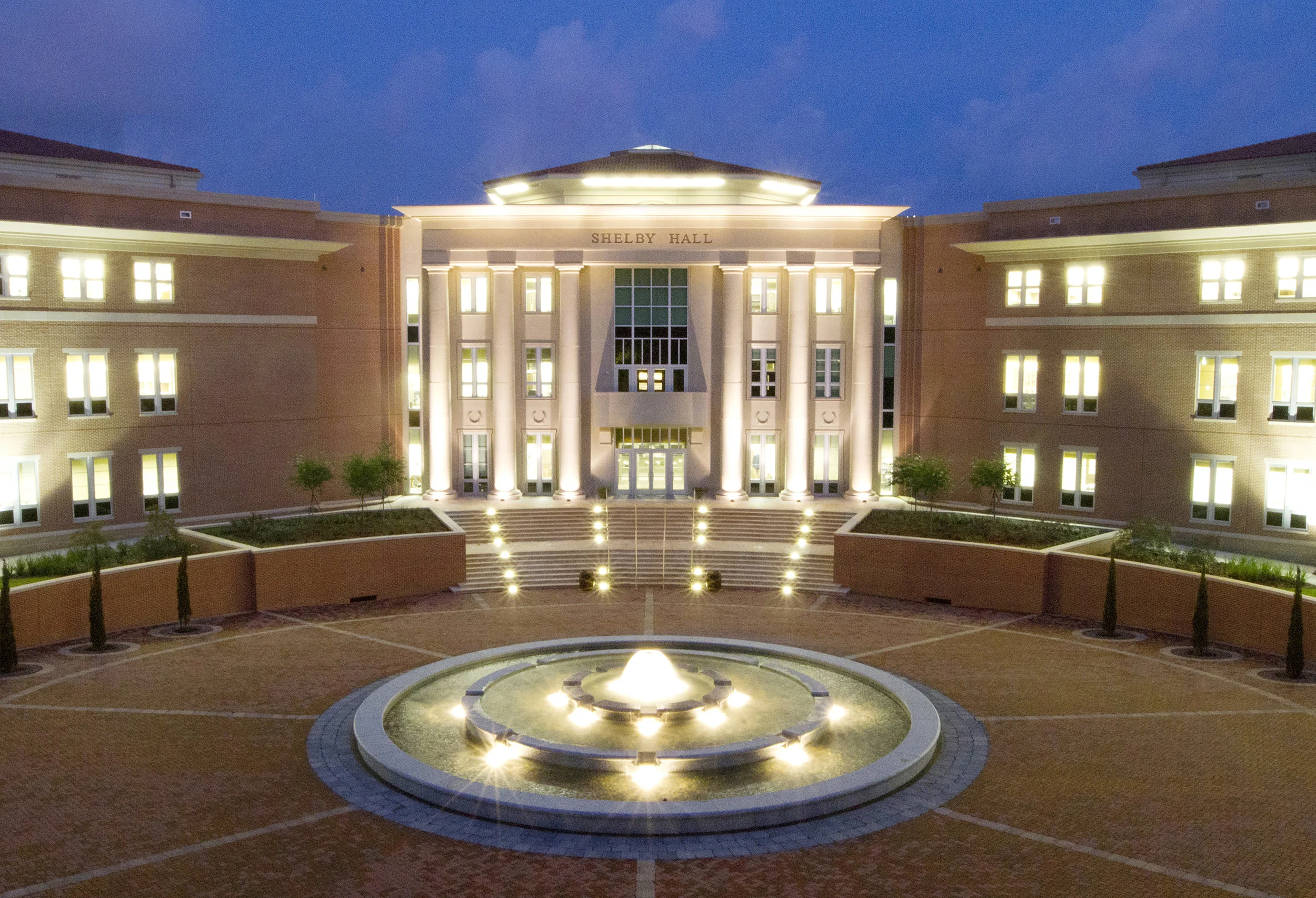 Shelby Hall PM Horizontal 6517.jpg
