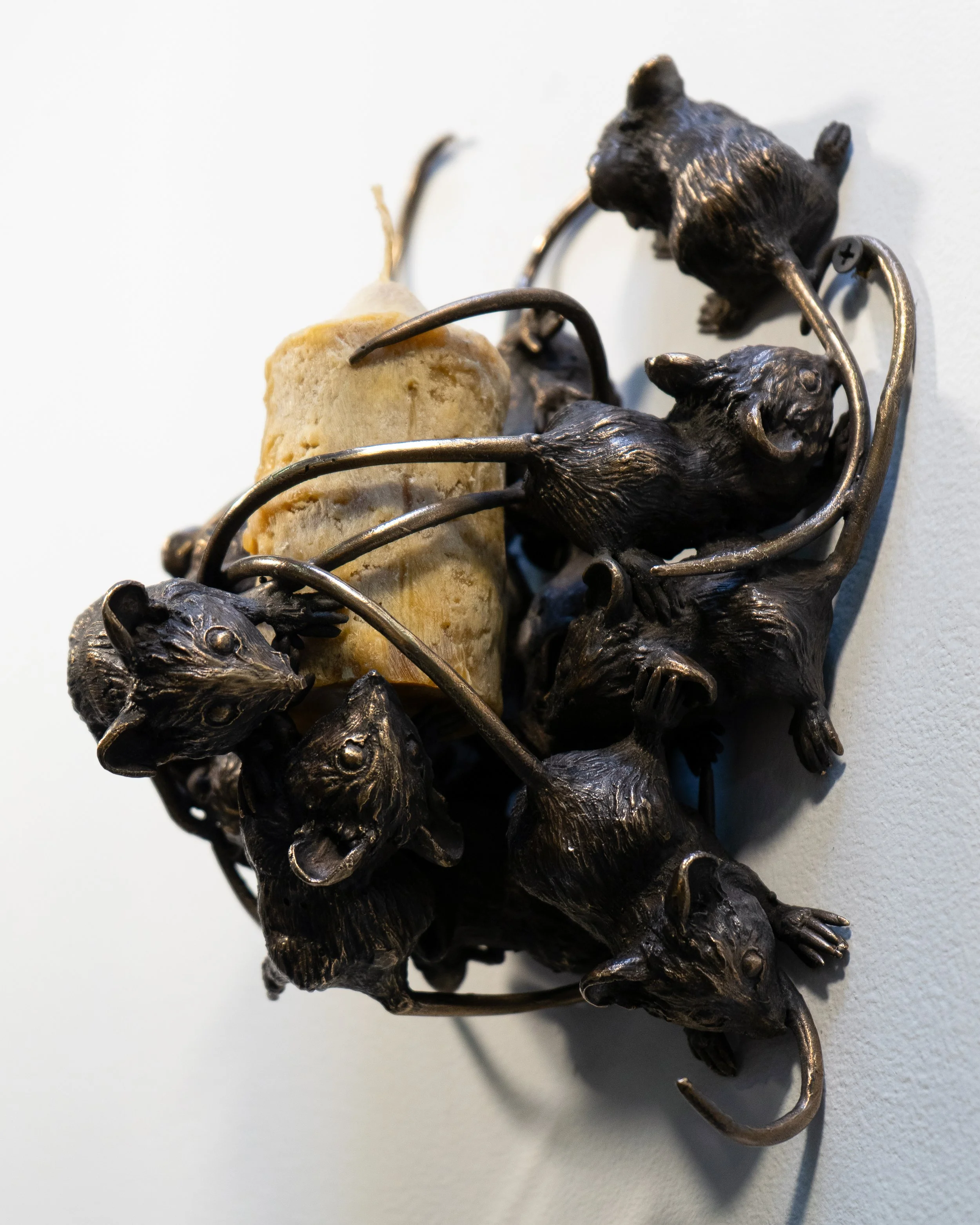 Mice Sconce Keep-4.jpg