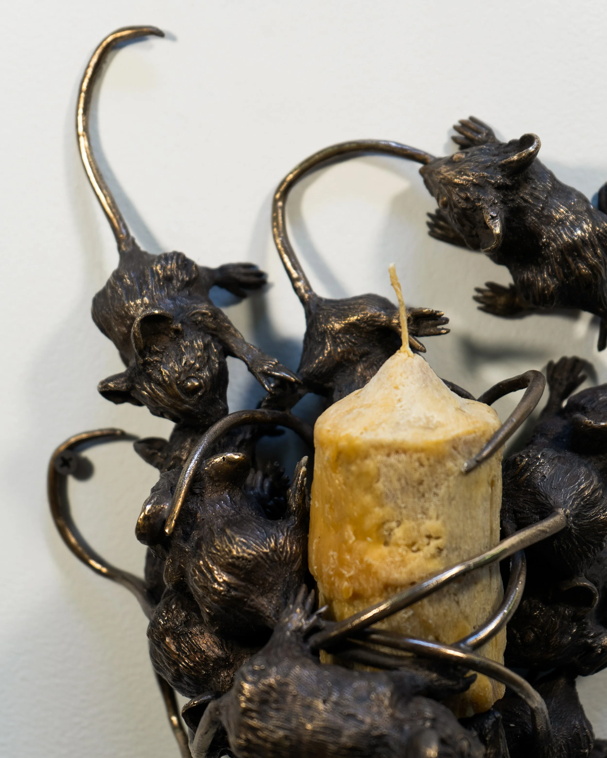 Mice Sconce Keep-6.jpg