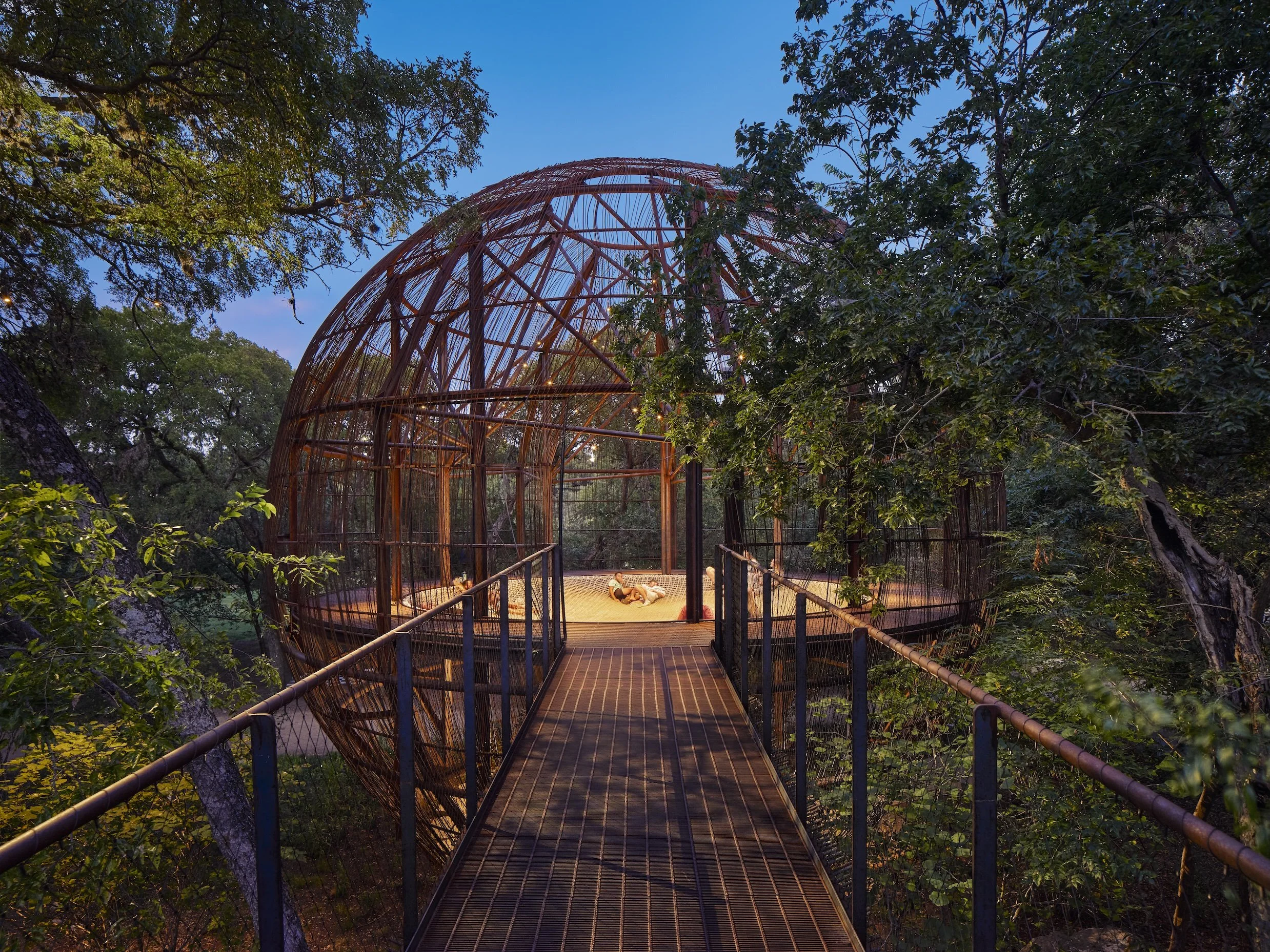 doneTreehouseWalkway.jpg