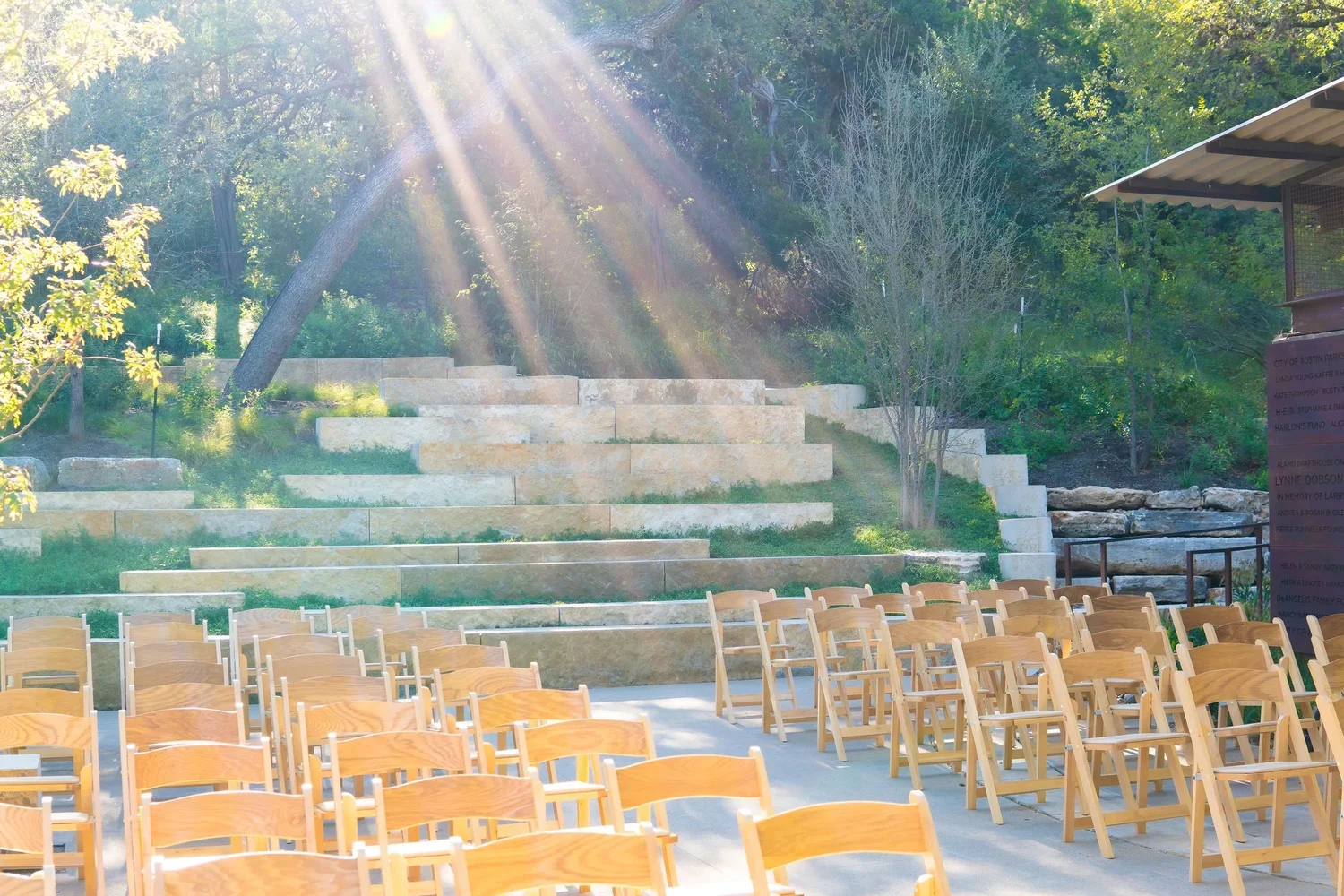 Peaseful Wedding - Plaza.webp