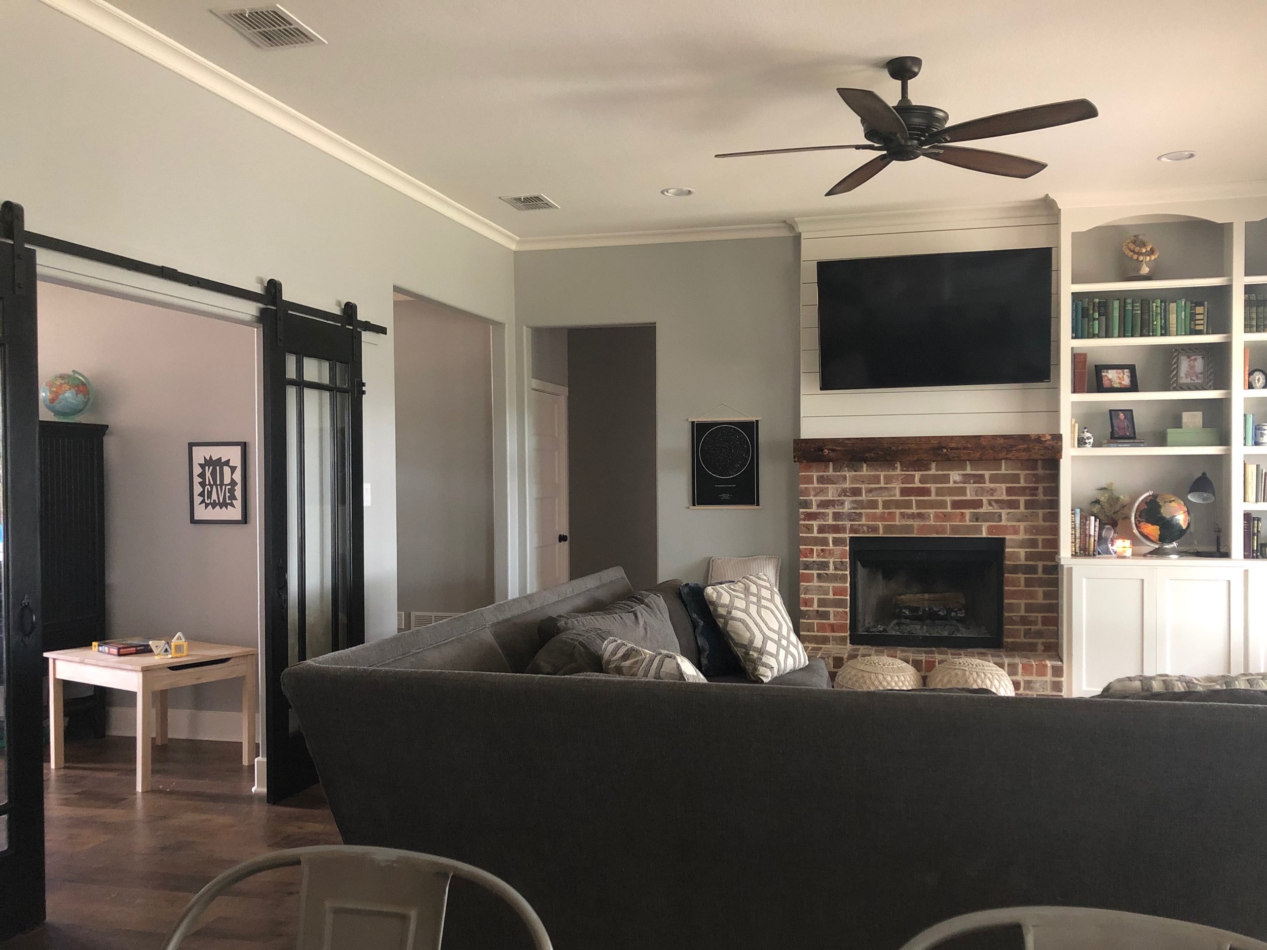 porch-and-pine-living-room7866.jpeg