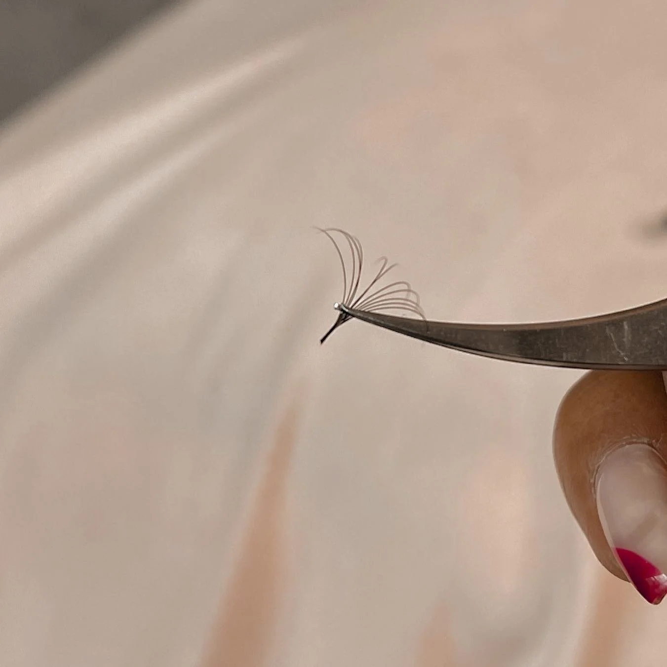 Skinny bases ONLY 👏🏾 🤎 Have you booked your wax/lash/facial appointment or shopped our luscious natural skin &amp; body care? Head on over to www.beautywhipped.com 🧡 
&bull;
&bull;
&bull;
&bull;
&bull; #skin #skincare #lashes #lashextensions #bea