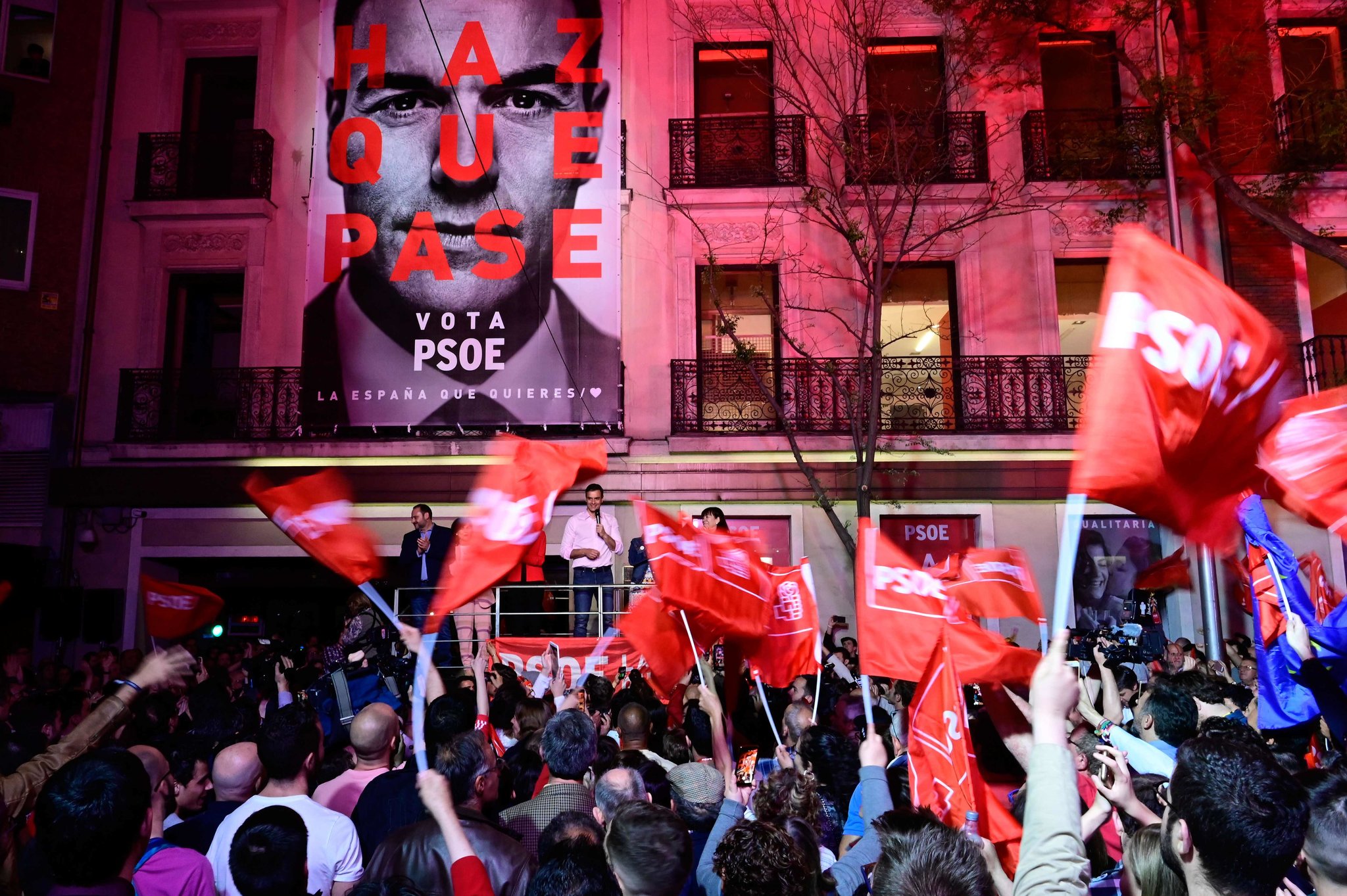Prime Minister Pedro Sánchez of Spain delivering a speech at an election night rally in Madrid on Sunday. His party claimed victory after winning 123 of the 350 seats in Parliament. Credit Javier Soriano/Agence France-Presse — Getty Images