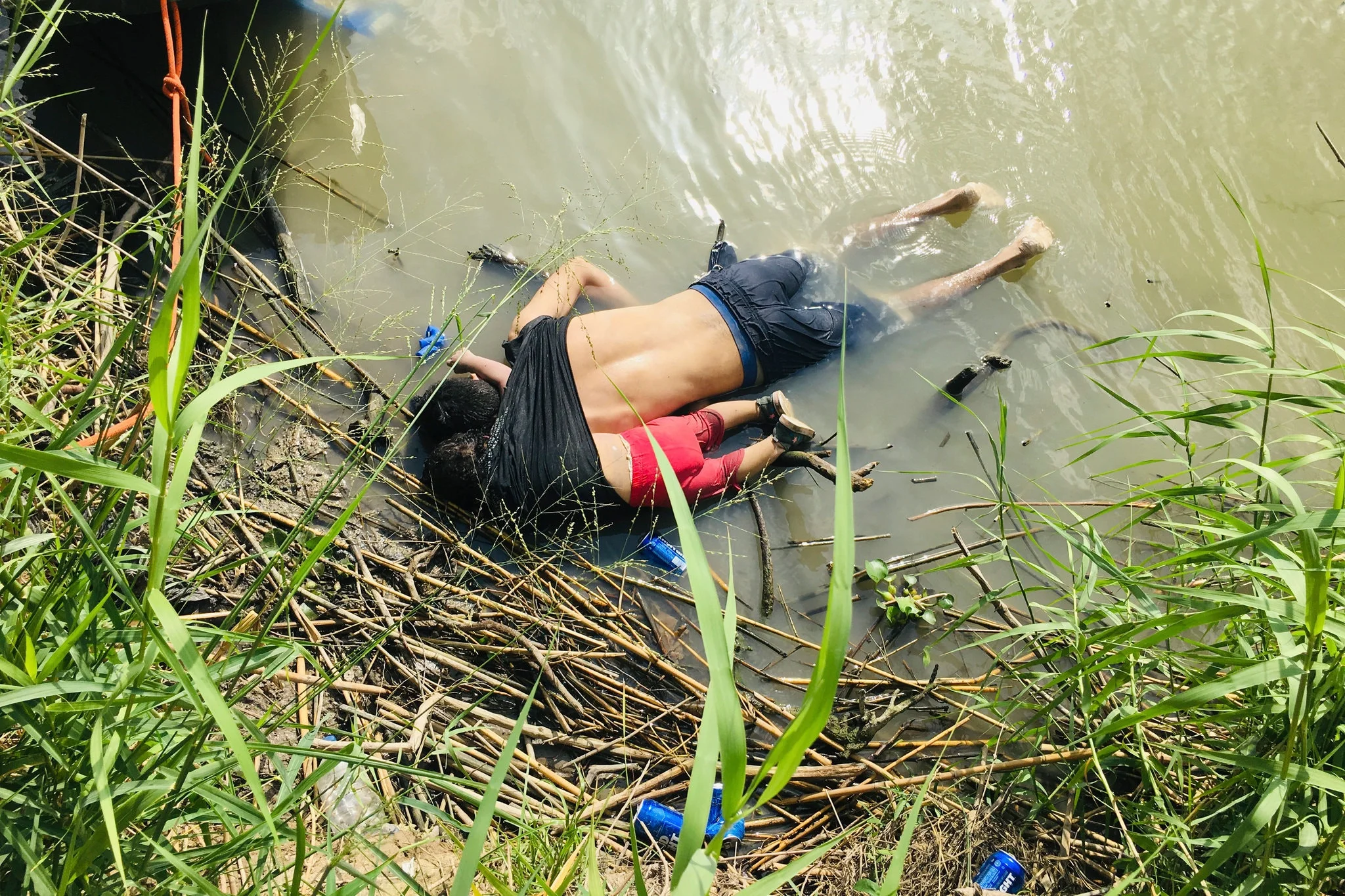 The bodies of Óscar Alberto Martínez Ramírez and his 23-month-old daughter, Valeria, were found in the Rio Grande on Monday. Credit Julia Le Duc/Associated Press
