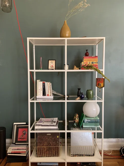 BOOKSHELVES 101 STYLING THE IKEA VITTSJ THE EYE MUST TRAVEL