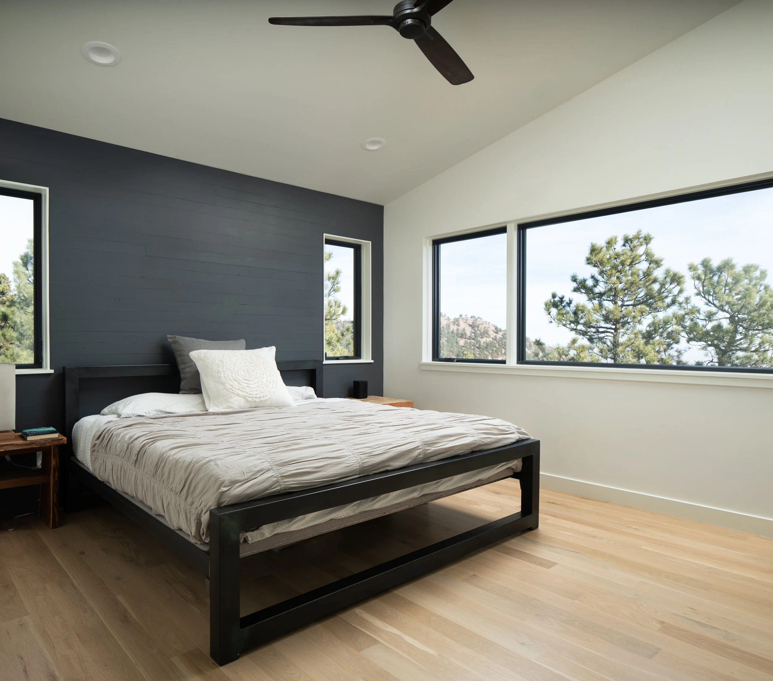 WildHorseCir-Masterbedroom.jpg