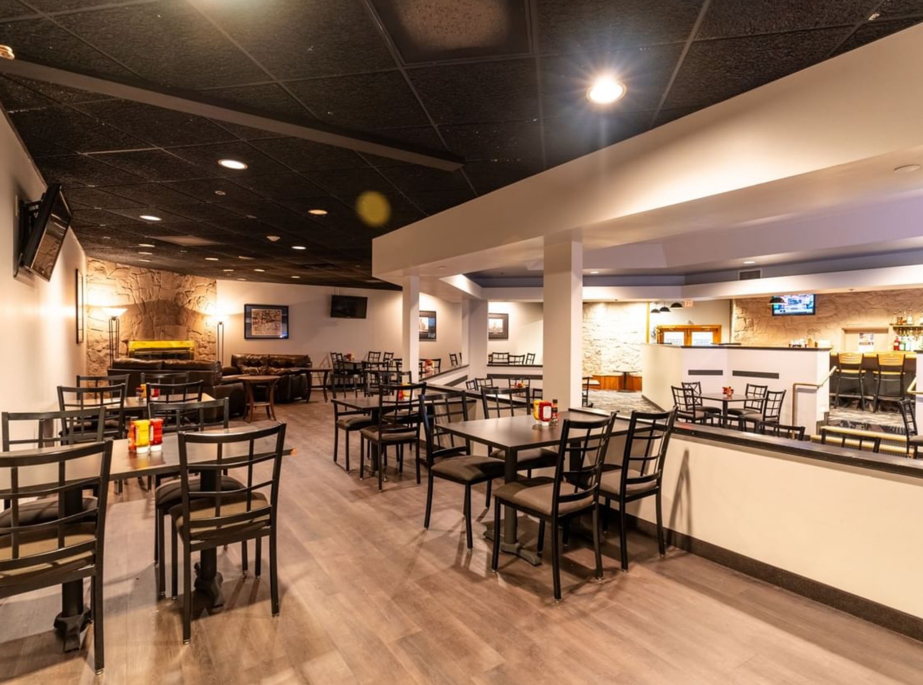 OF with THE MICHAEL BLY BAND @ TWIGS Bar &amp; Lounge in M HOTEL (Millennium) 8p