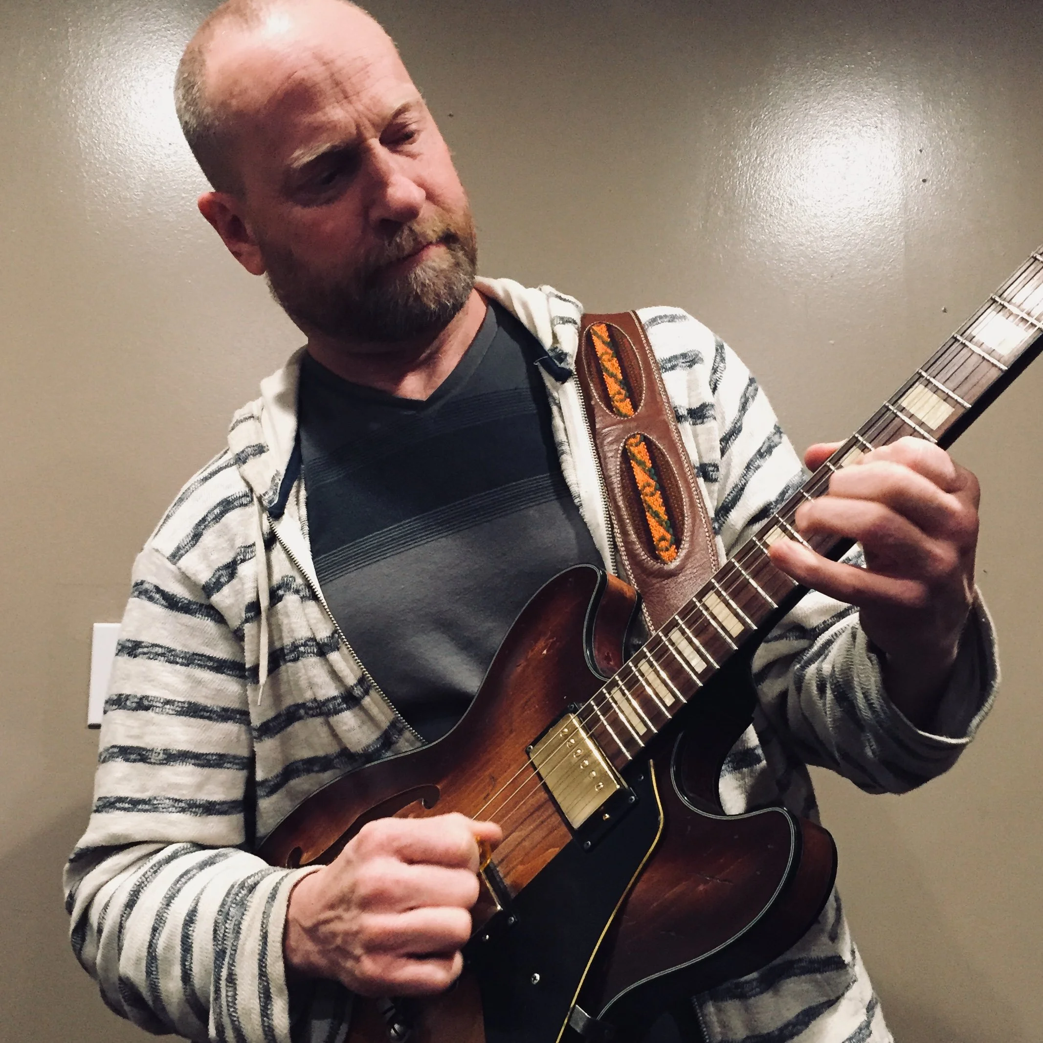 Izzy Hernek Guitar/Vocalist