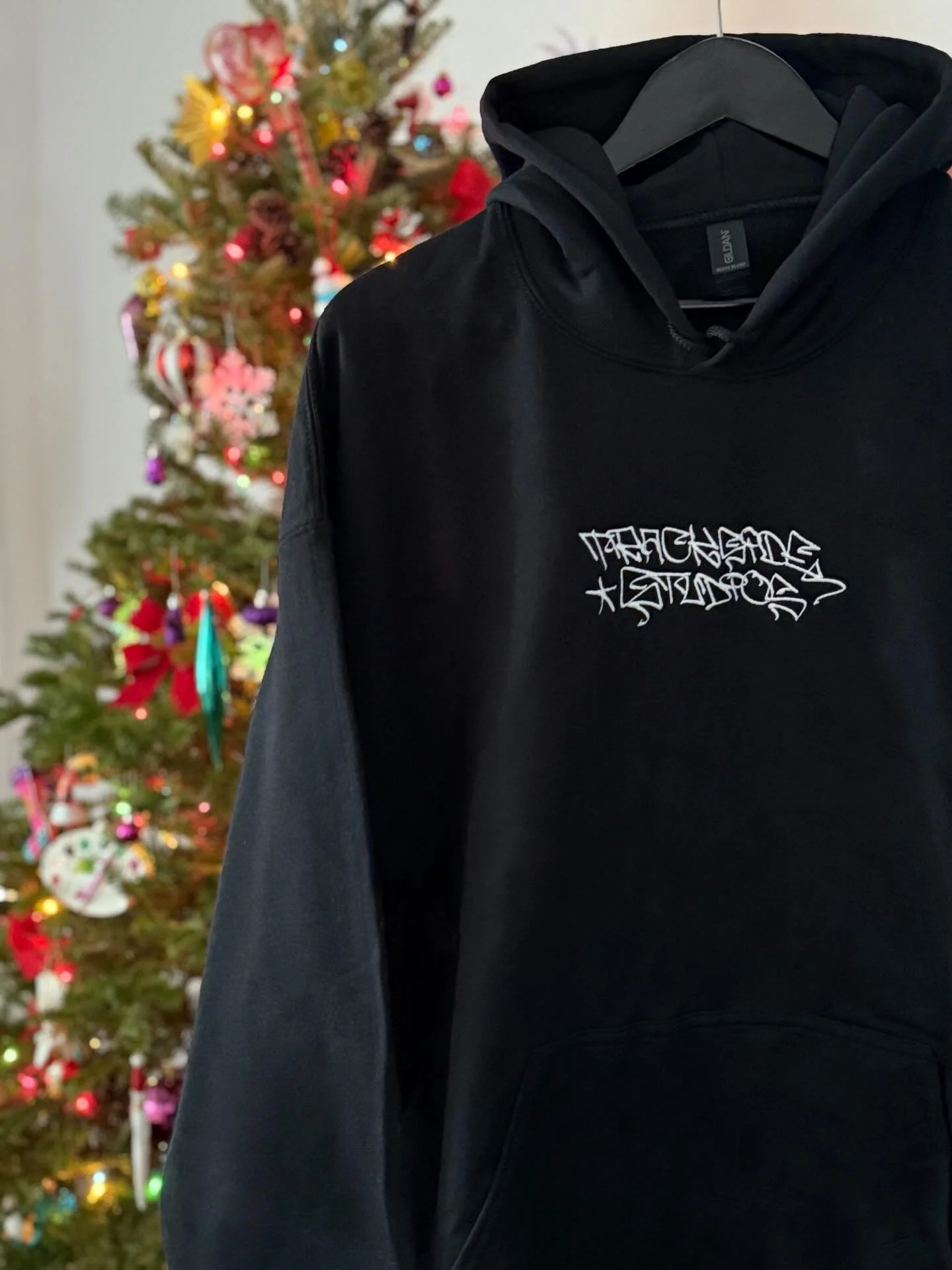 Trackside Studios &lsquo;handstyle&rsquo; hoodie
Embroidery on front designed by @rrremio 🎅🏼 
$60 - DM to purchase