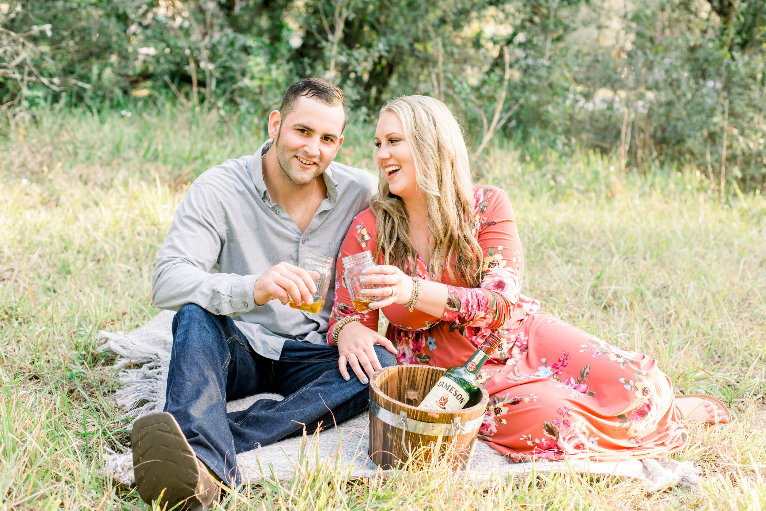 cheers-to-ten-years-sweet-couple-anniversary-photo-shoot