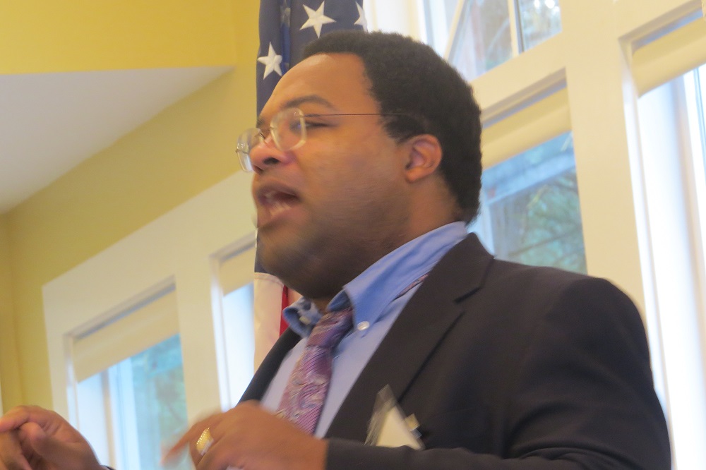 Colonial Williamsburg interpreter Stephen Seals gave a September talk to club members on the history, challenges and rewards of interpreting the African-American story at Colonial Williamsburg.