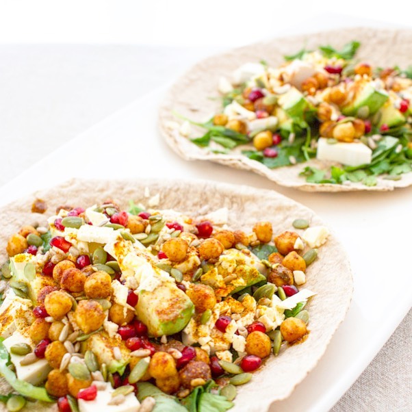 Work lunches commonly lack colour and inspiration, which can put a real downer on your day.
Make a quick, easy and super healthy open-faced lunch wrap to uplift your day and power you
through the afternoon with nutrients and energy 🌯🥗🍃