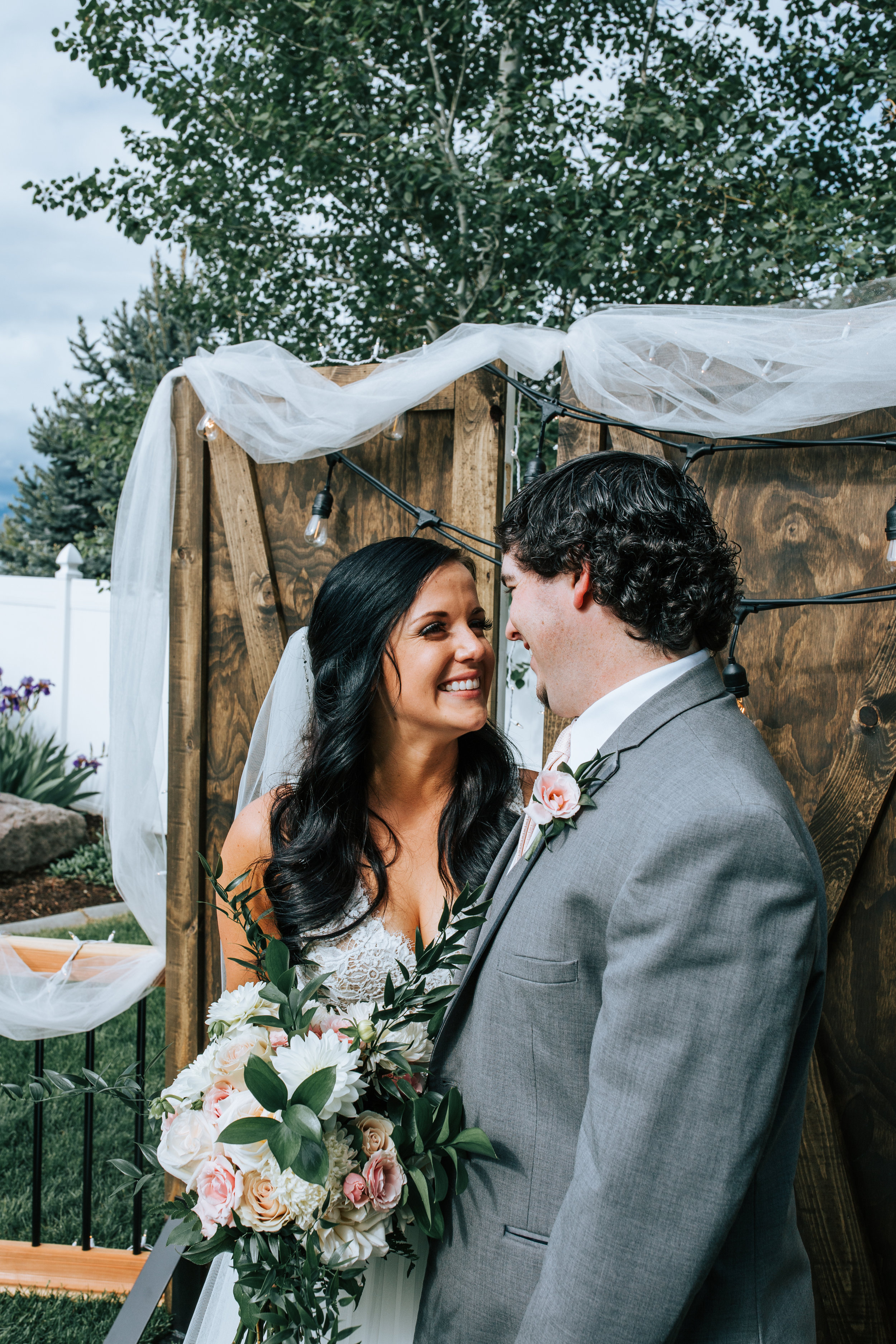 Utah Bride and groom backyard wedding