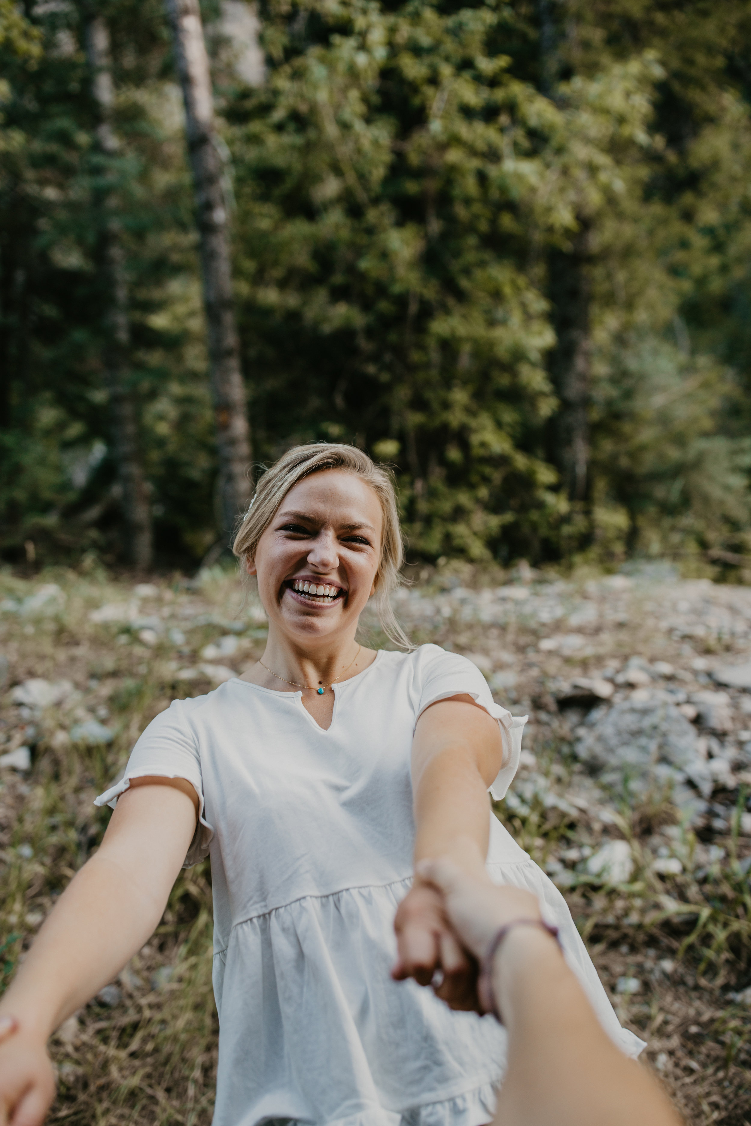 Utah mountain engagements running in circles