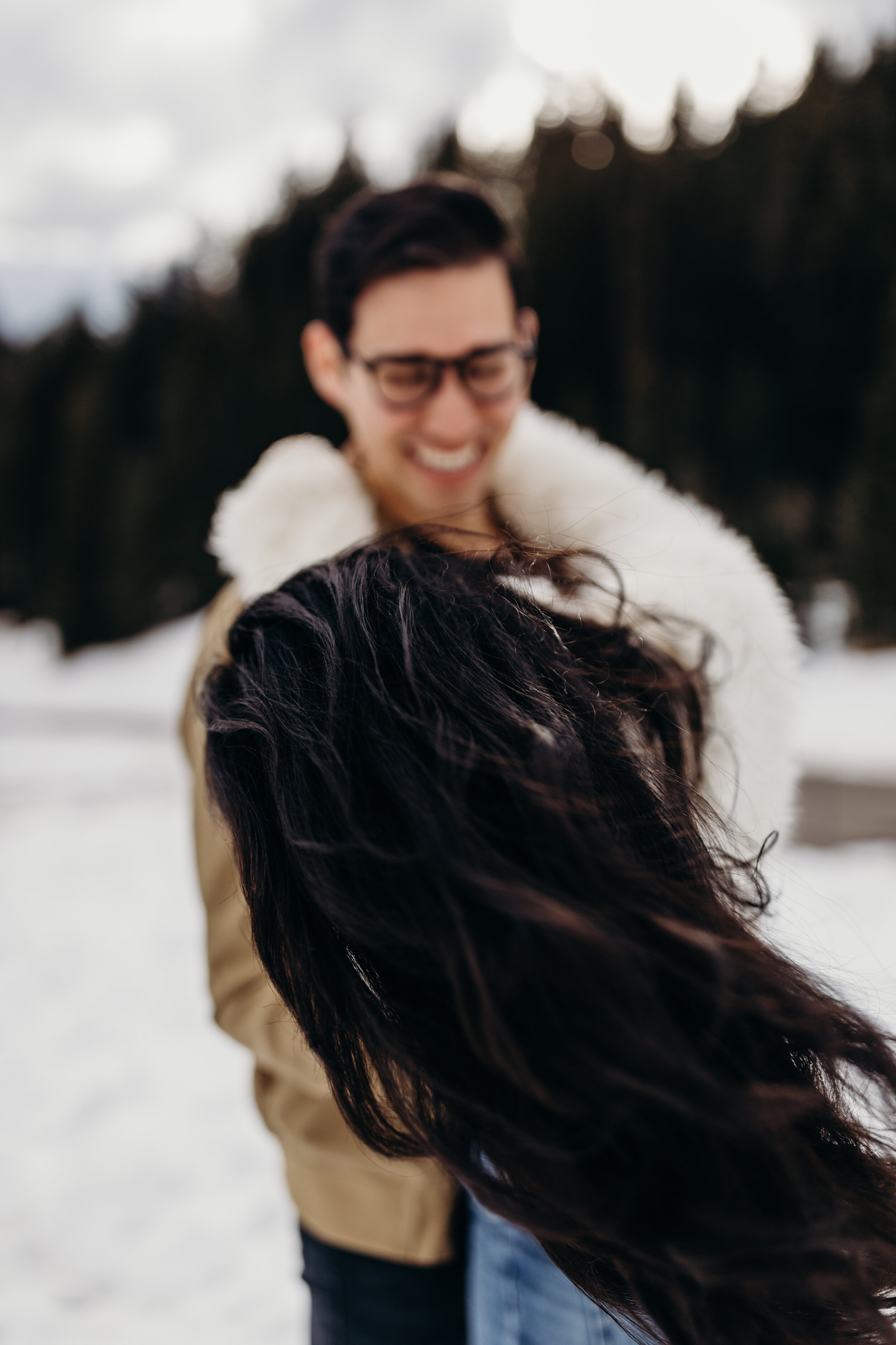 Cozy winter couple shoot snowy mountains engagement session photoshoot #coupleshoot #engagements #engagementshoot #weddingphotographer #utahphotographer