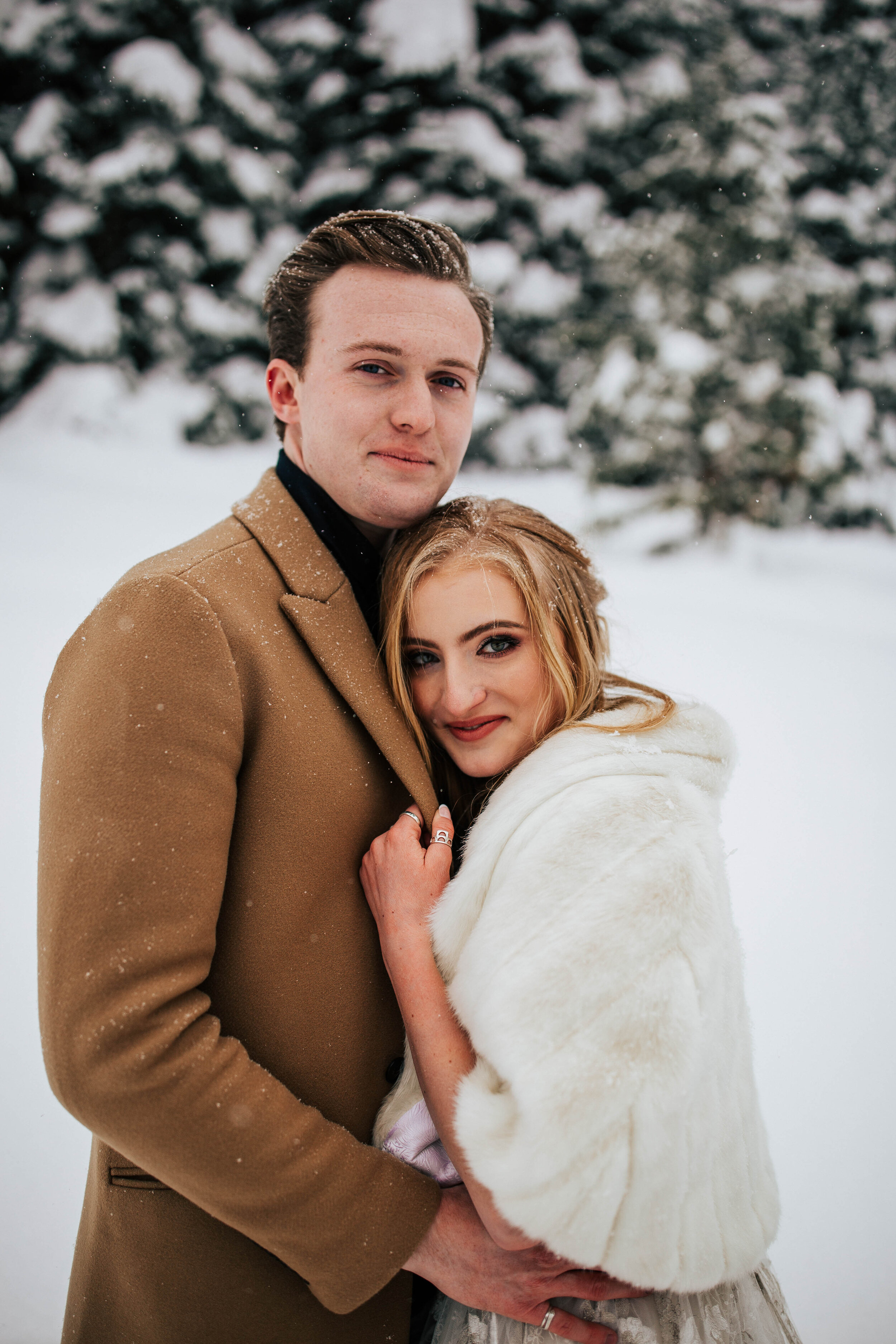 Wedding couple winter bridals snow photoshoot #elopement #winterwedding #weddingphotographer #bridals #bridalshoot #coupleshoot