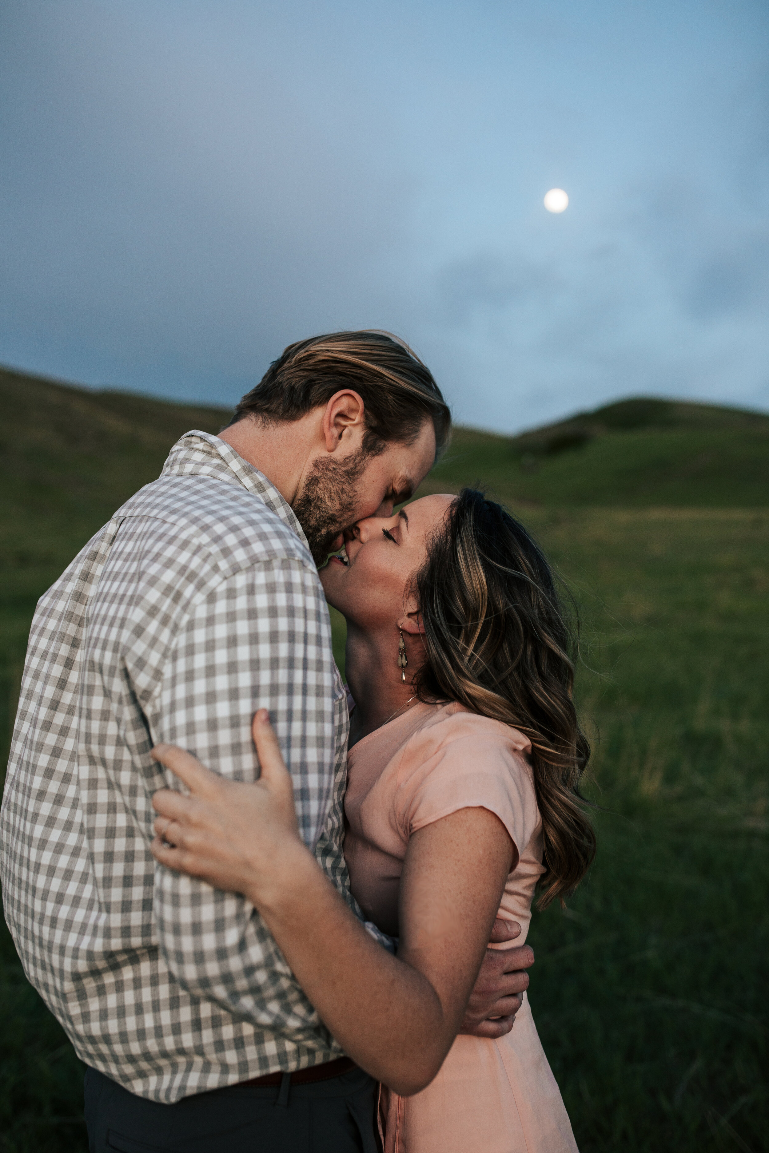 Utah summer engagements rolling hills mountains romantic couple shoot #utahphotographer #weddingphotographer #coupleshoot #engagements full moon