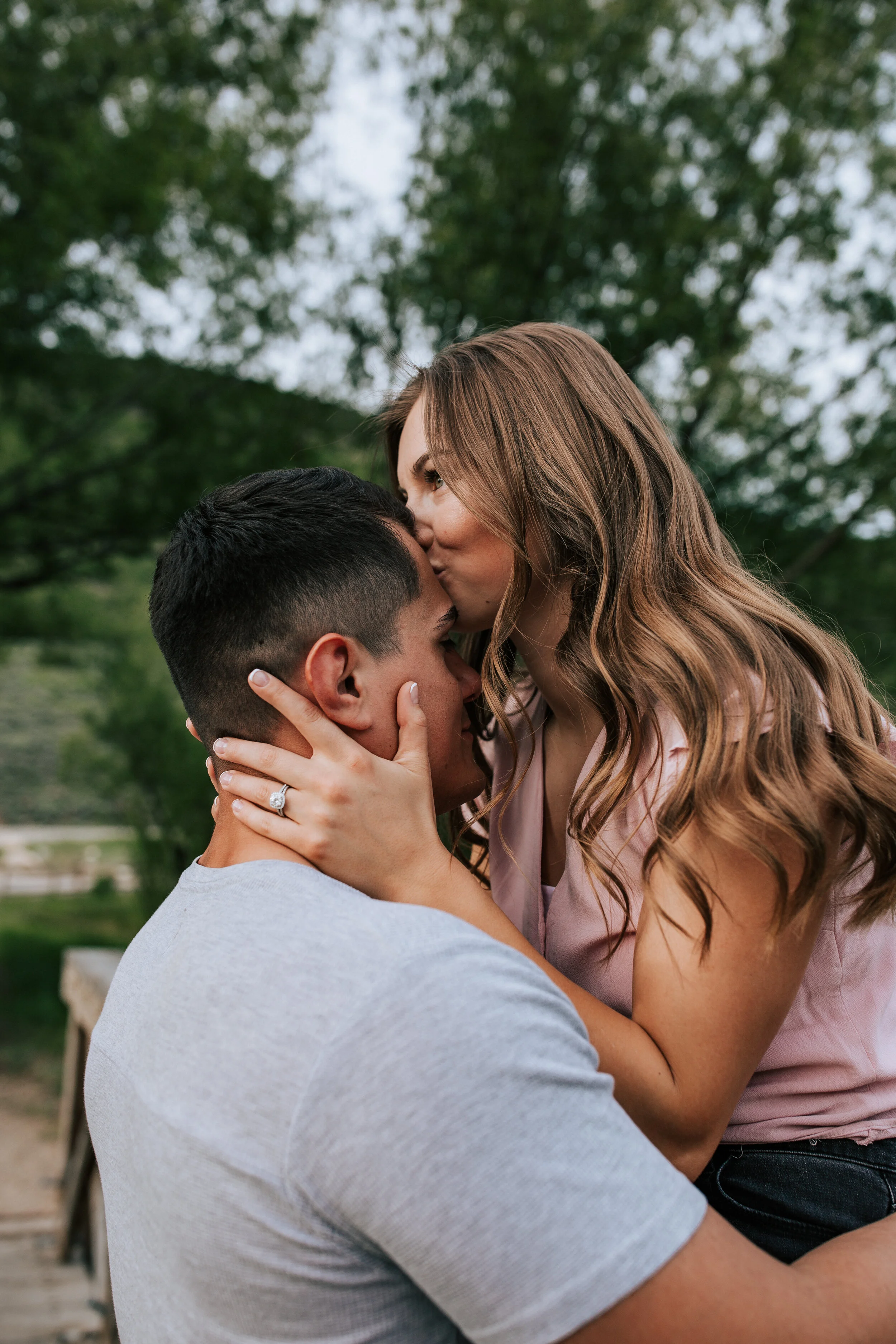 Adventurous outdoor couples shoot engagement session engagement shoot piggy back ride #utahphotographer #couplesession #engagementsession