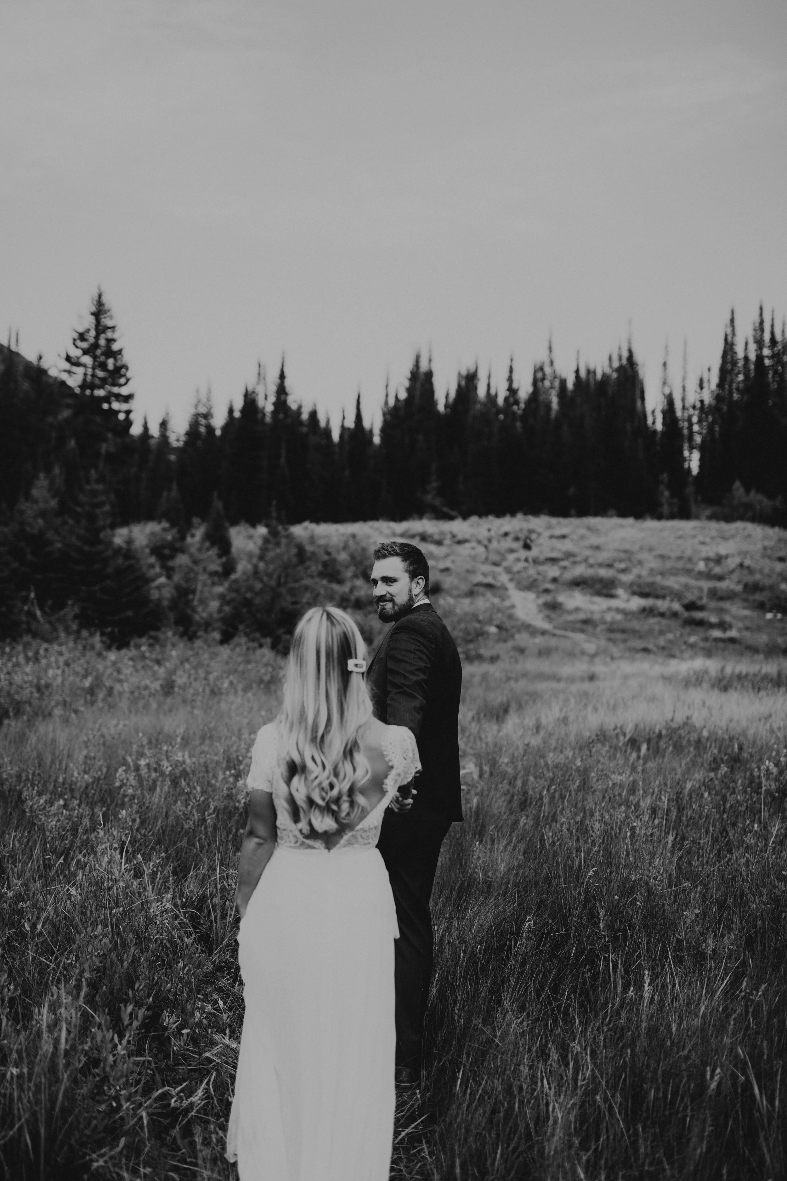 Washington elopement photographer Utah Oregon wedding photographer PNW couples photographer engagement photographer #elopementphotographer #utahphotographer #washingtonphotographer #oregonphotographer