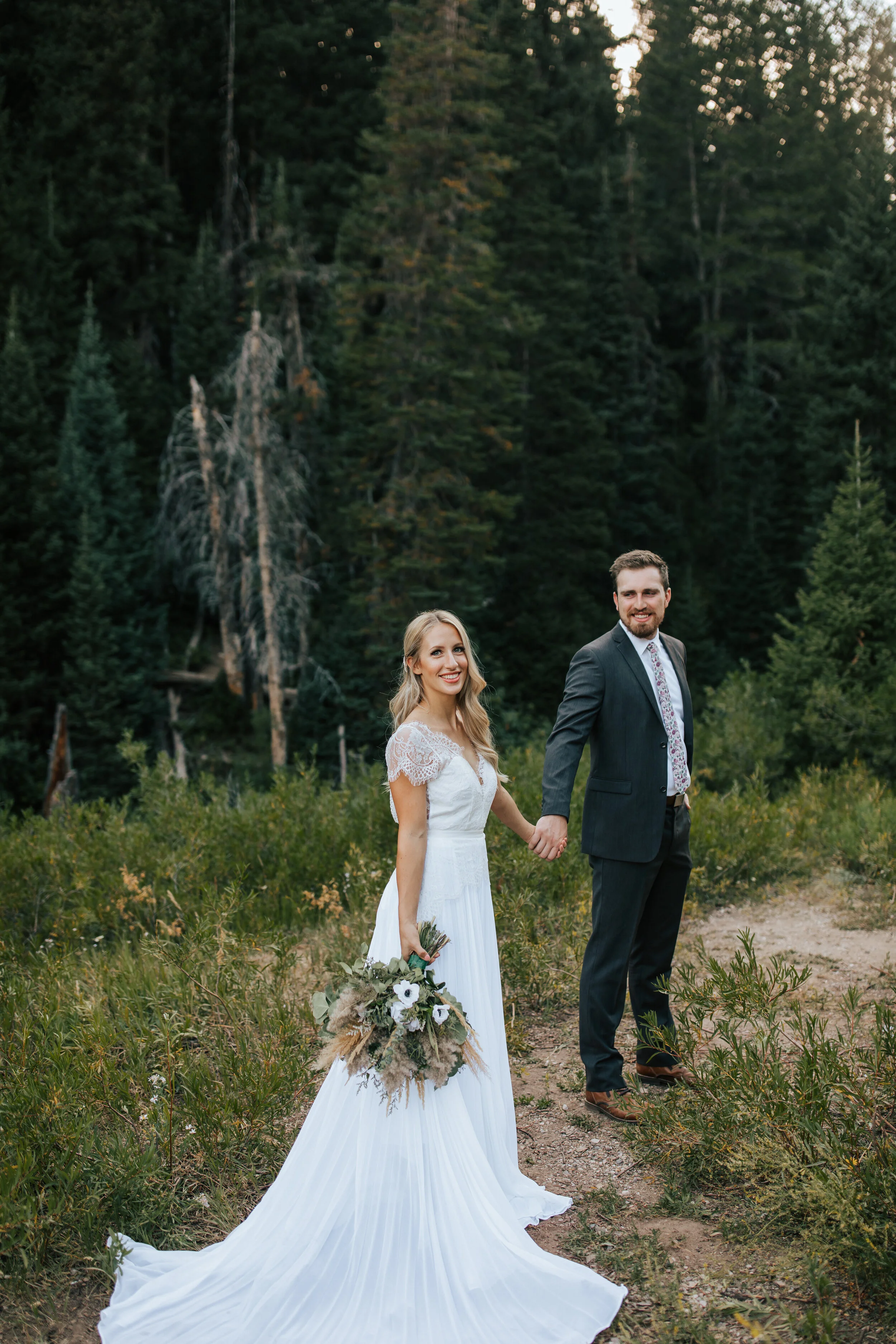 Washington elopement photographer Utah Oregon wedding photographer PNW couples photographer engagement photographer #elopementphotographer #utahphotographer #washingtonphotographer #oregonphotographer
