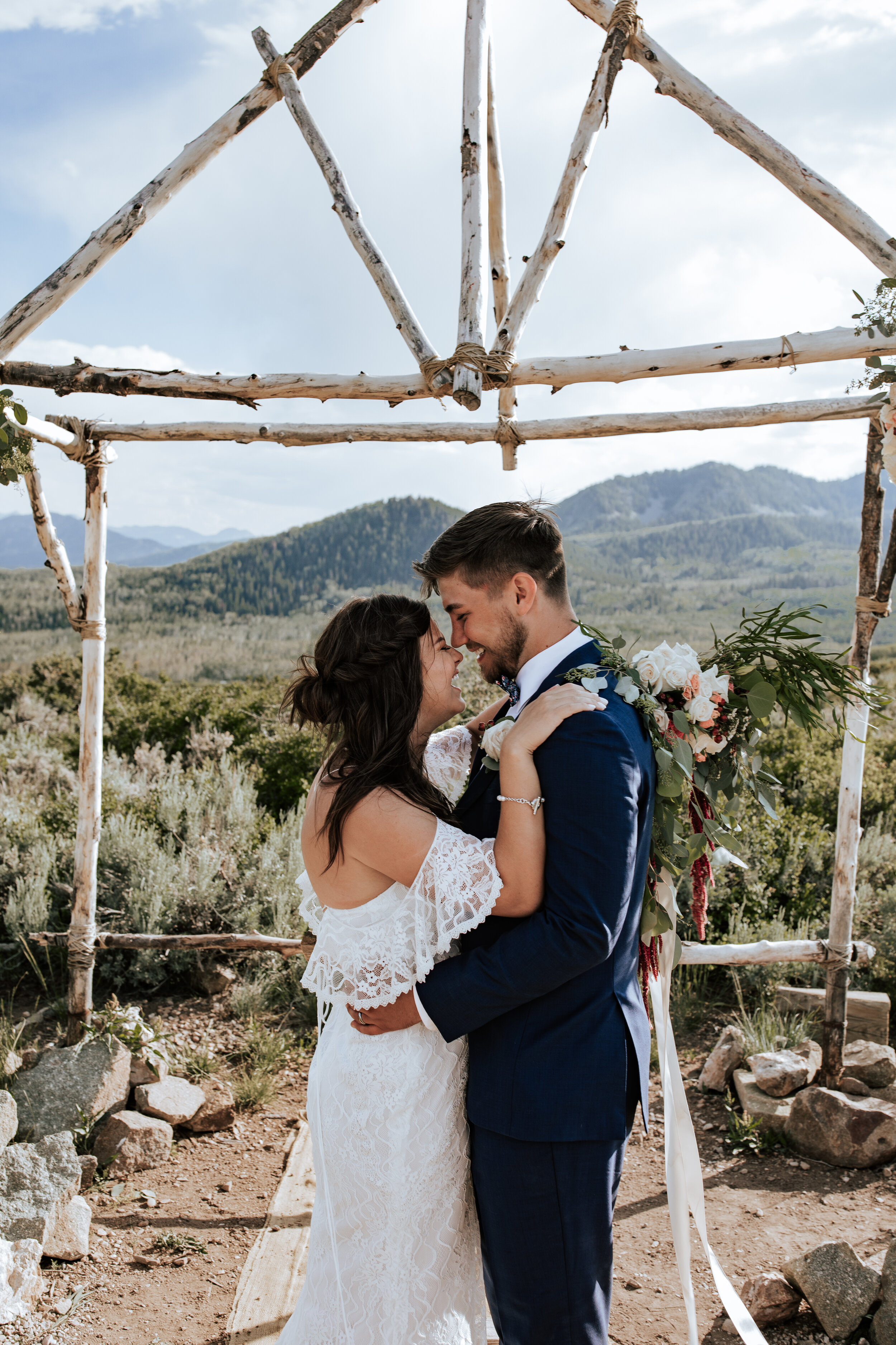 Park City Utah wedding photographer bride and groom first dance Utah elopement photographer mountain wedding #utahphotographer bridesmaids