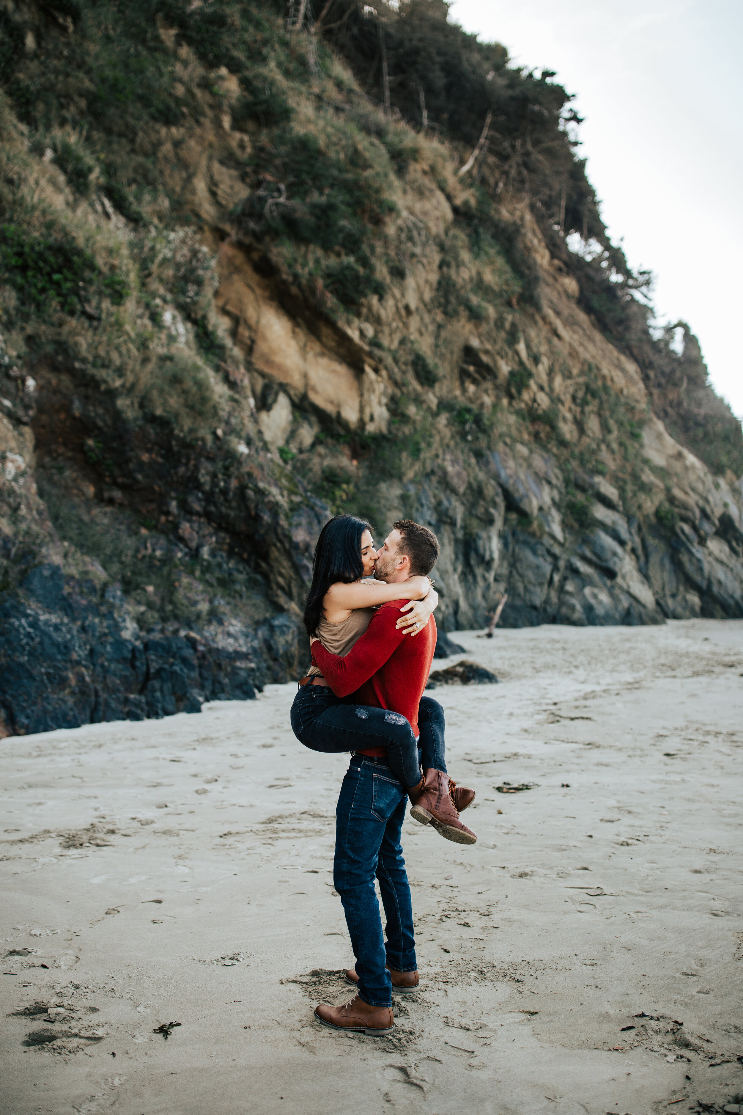Oregon coast engagement session cute adventurous couples shoot at Hug Point in the PNW beach engagements #oregonphotographer #engagements 
