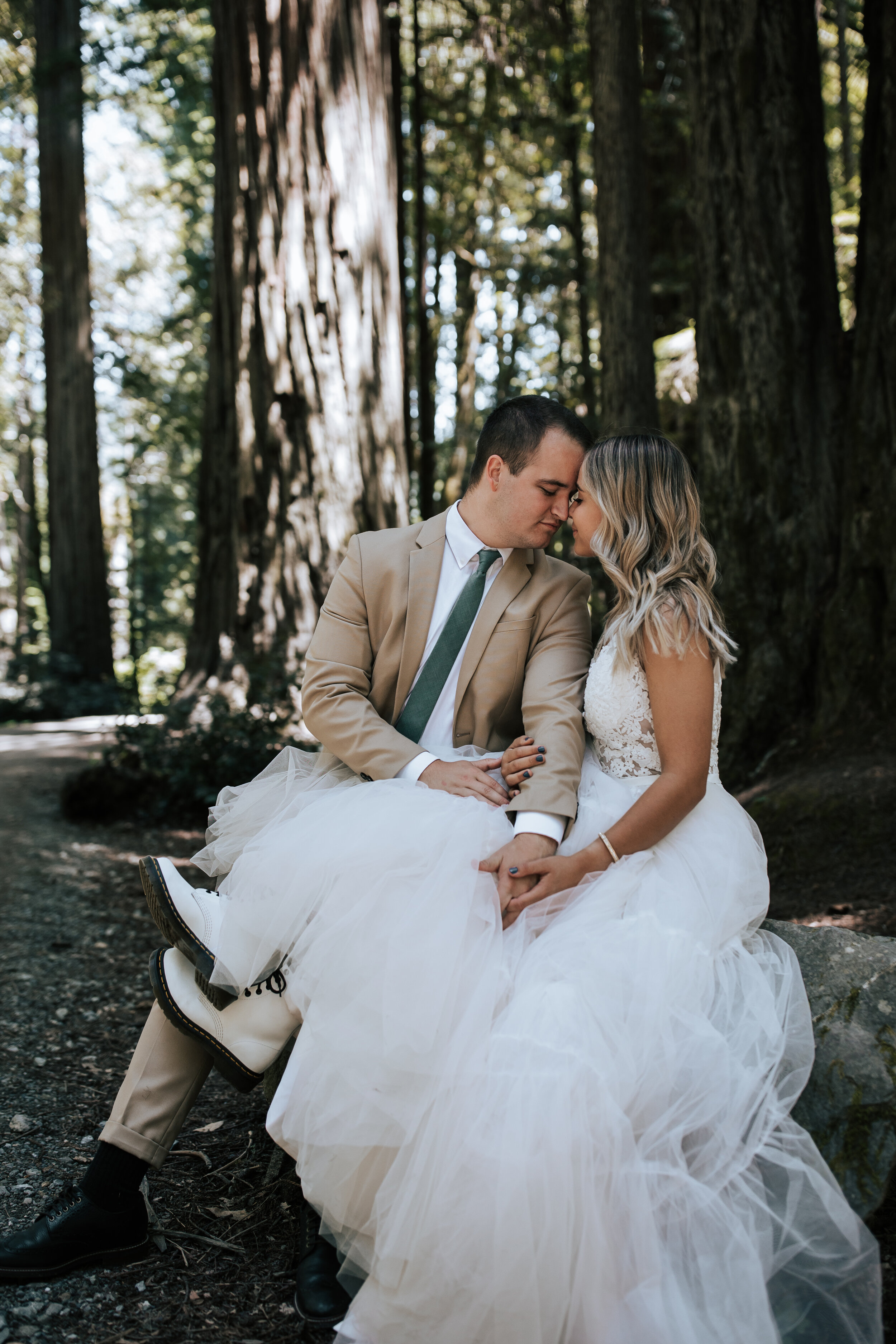  Bride and groom eloping in the Redwoods in California. Close up bride and groom. Redwoods elopement photographer wedding in Redwoods National Park. Elopement in the forest. #californiaphotographer #elopementphotographer #weddingphotographer #redwood