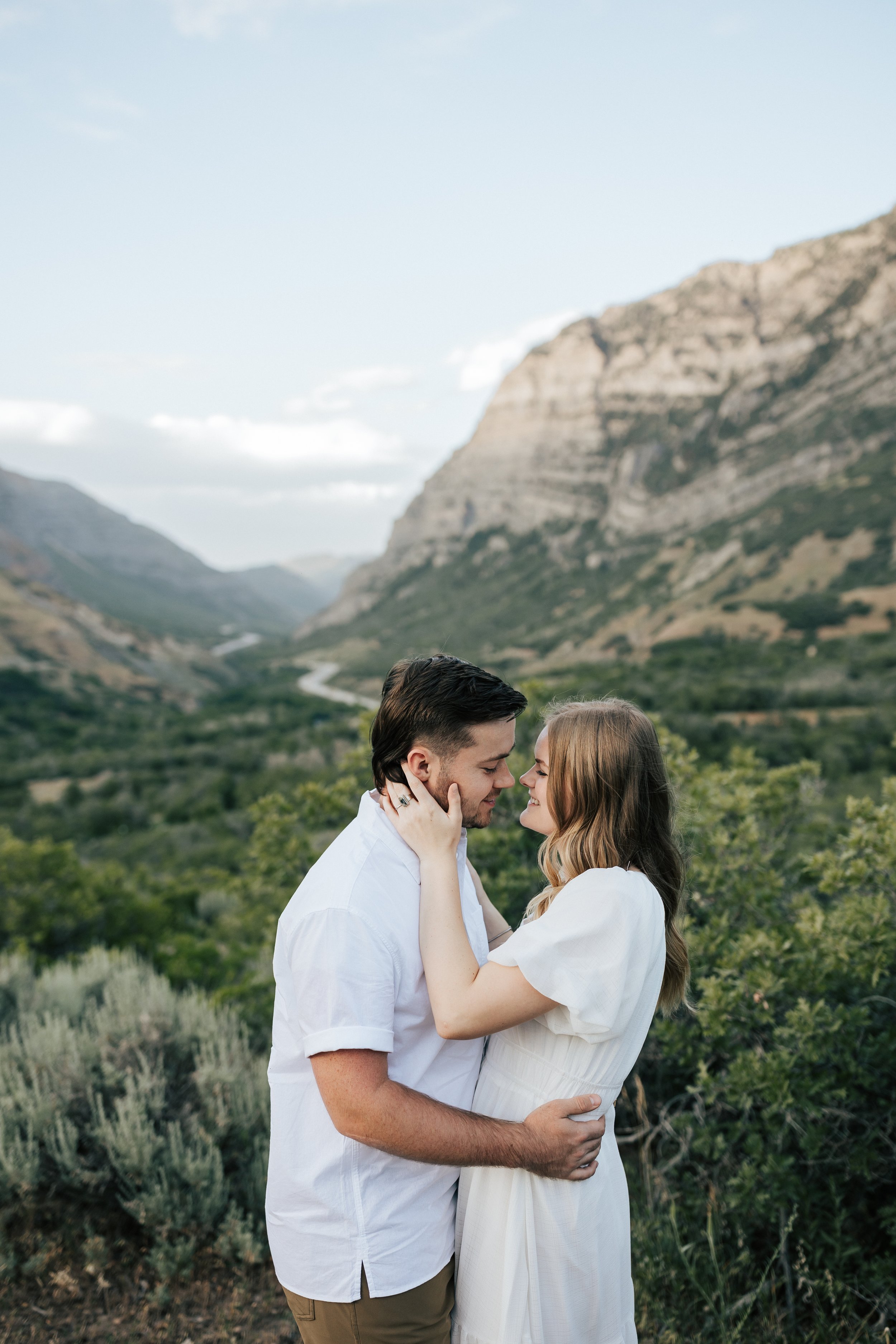  Summer anniversary couples session in the mountains. A young couple walks around the mountains. Utah photographer. Engagement session. #utahphotographer #utahengagements  