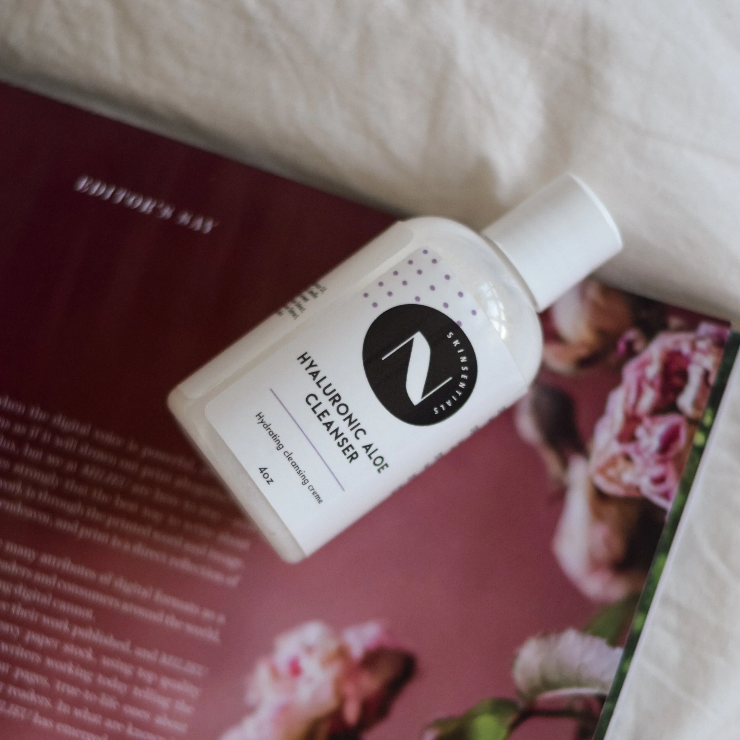 nolaskinsentials hyaluronic aloe cleanser