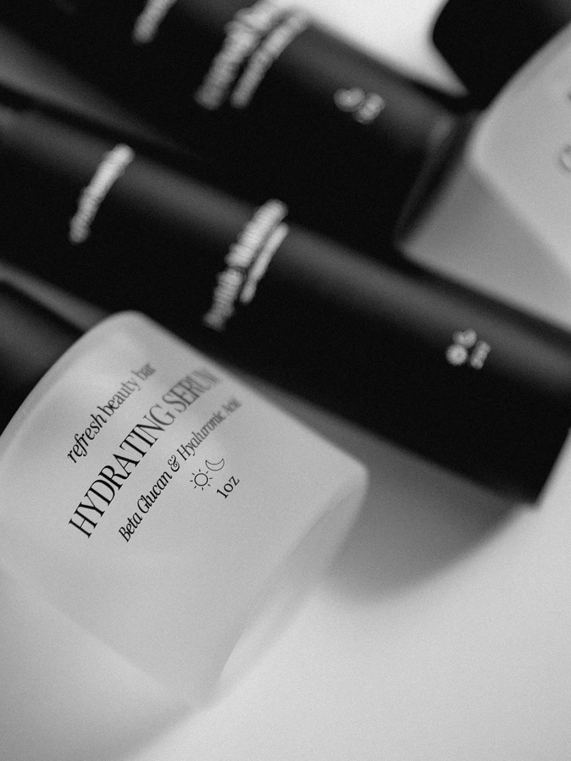 Black &amp; white Sunday inspo 🤍🎱☁️&spades;️🦢

#skincare #esthetician #tacomawa #seattle #tacomafacial #tacomaskincare #tacomaesthetician #professionalskincare