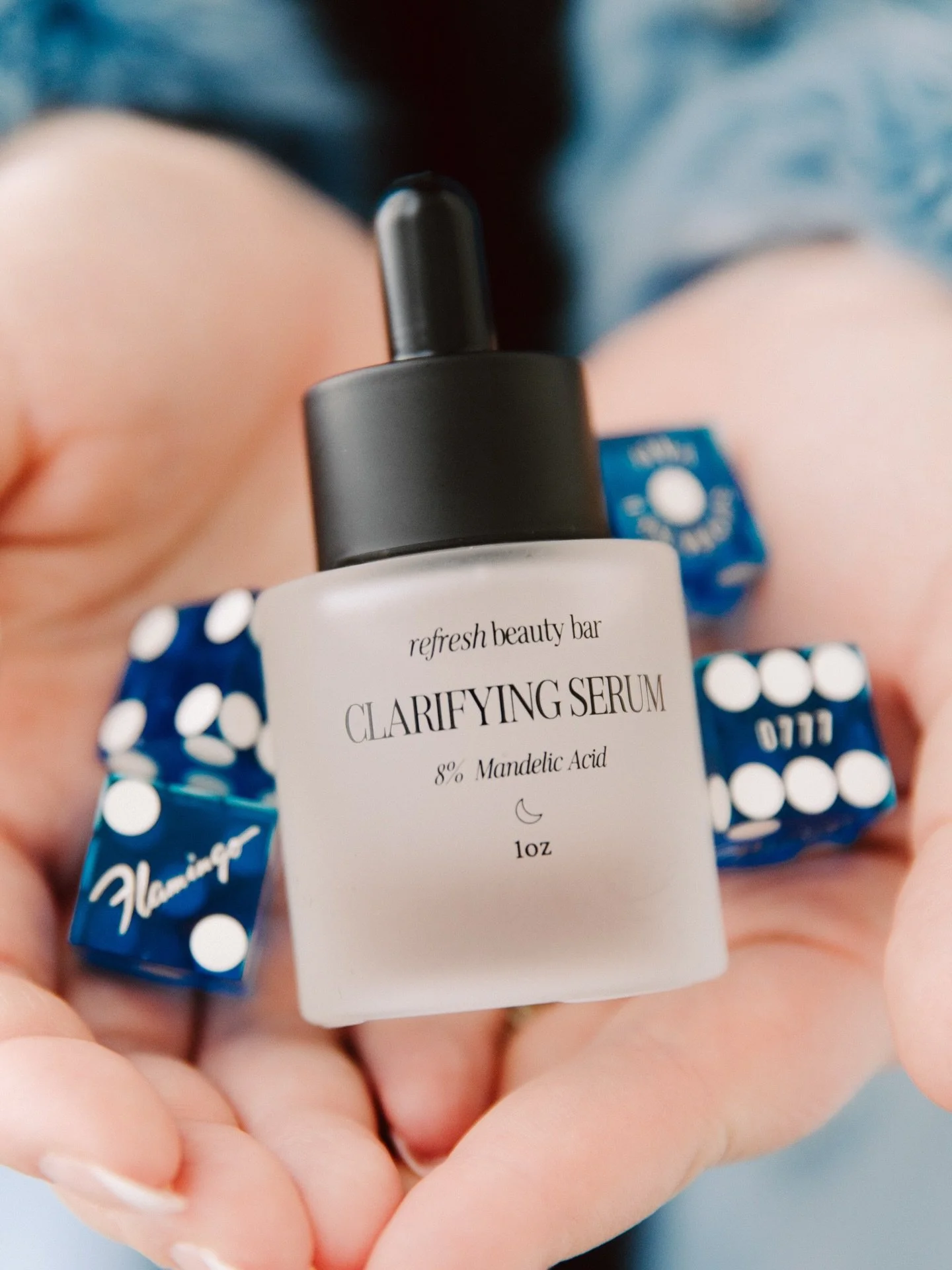 Rolling the dice on your acne? 🎲✨
Not around here 🙂&zwj;&harr;️

The clarifying serum is killing breakouts, exfoliating, brightening + more. We don&rsquo;t call it the magic eraser of serums for nothing 🪄

KEY INGREDIENTS
🎲 mandelic acid: antibac