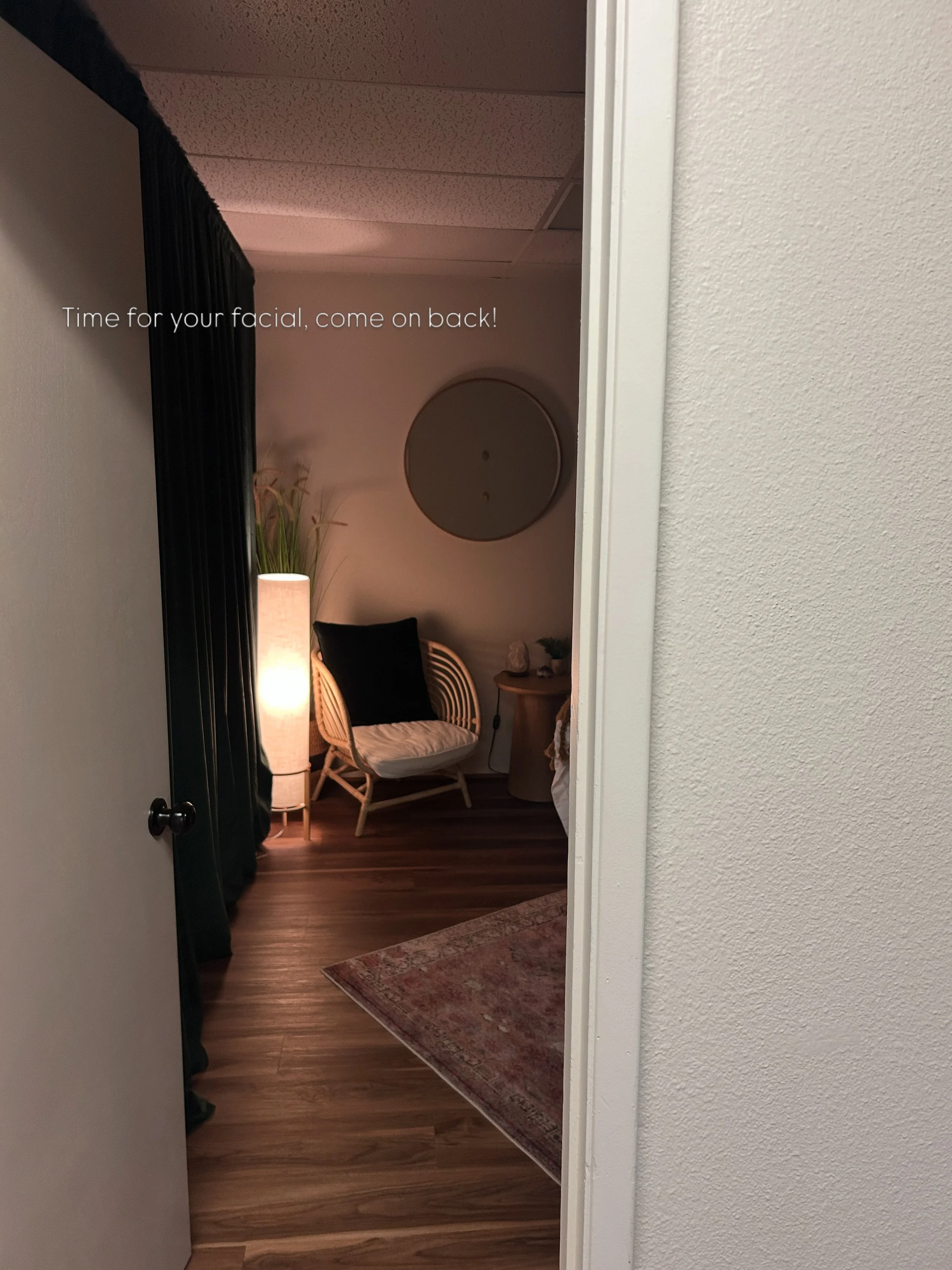 POV: you come in for a fall facial 🍂🎃🍁☁️

#tacomaesthetician #tacomaskincare #tacomafacial