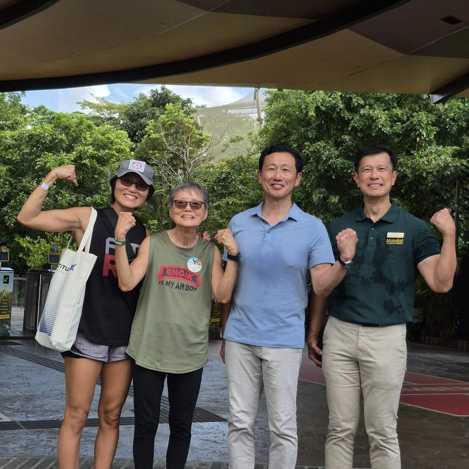 Minister of Health Ong Ye Kung celebrated Aunty C's 80th birthday (23 Dec 2025)