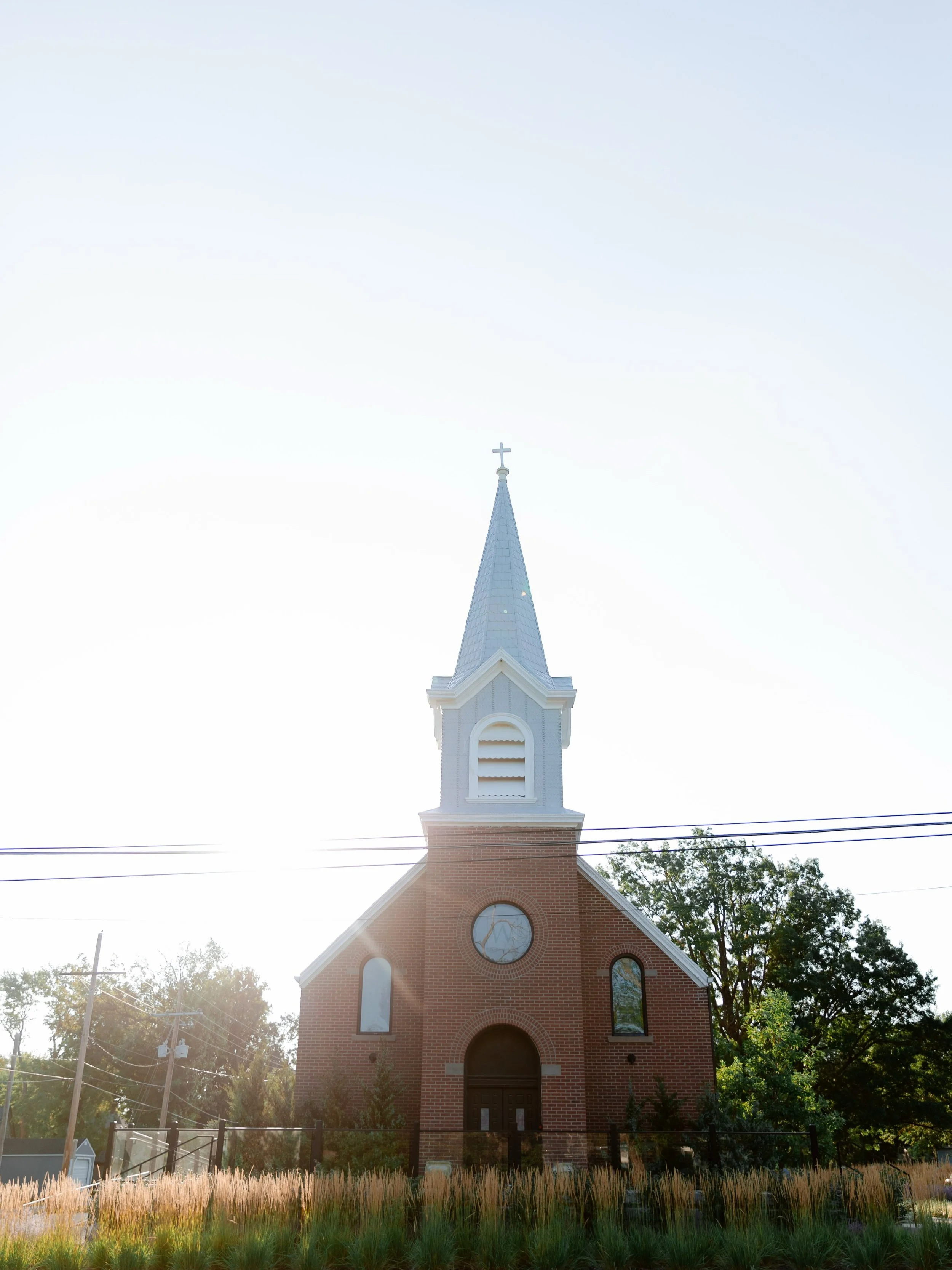 The chapel is the heart &amp; soul of our venue. Holding up to 114 guests, its timeless history &amp; charm is sure to be the highlight of your wedding day🕊️ 

Photo: @ashleyicephotos 

Wedding Chapel | Kansas City | Wedding Venue | Chapel Ceremony