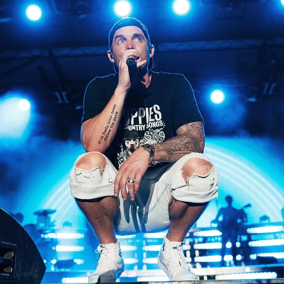 BRETT YOUNG - Weekends Tour