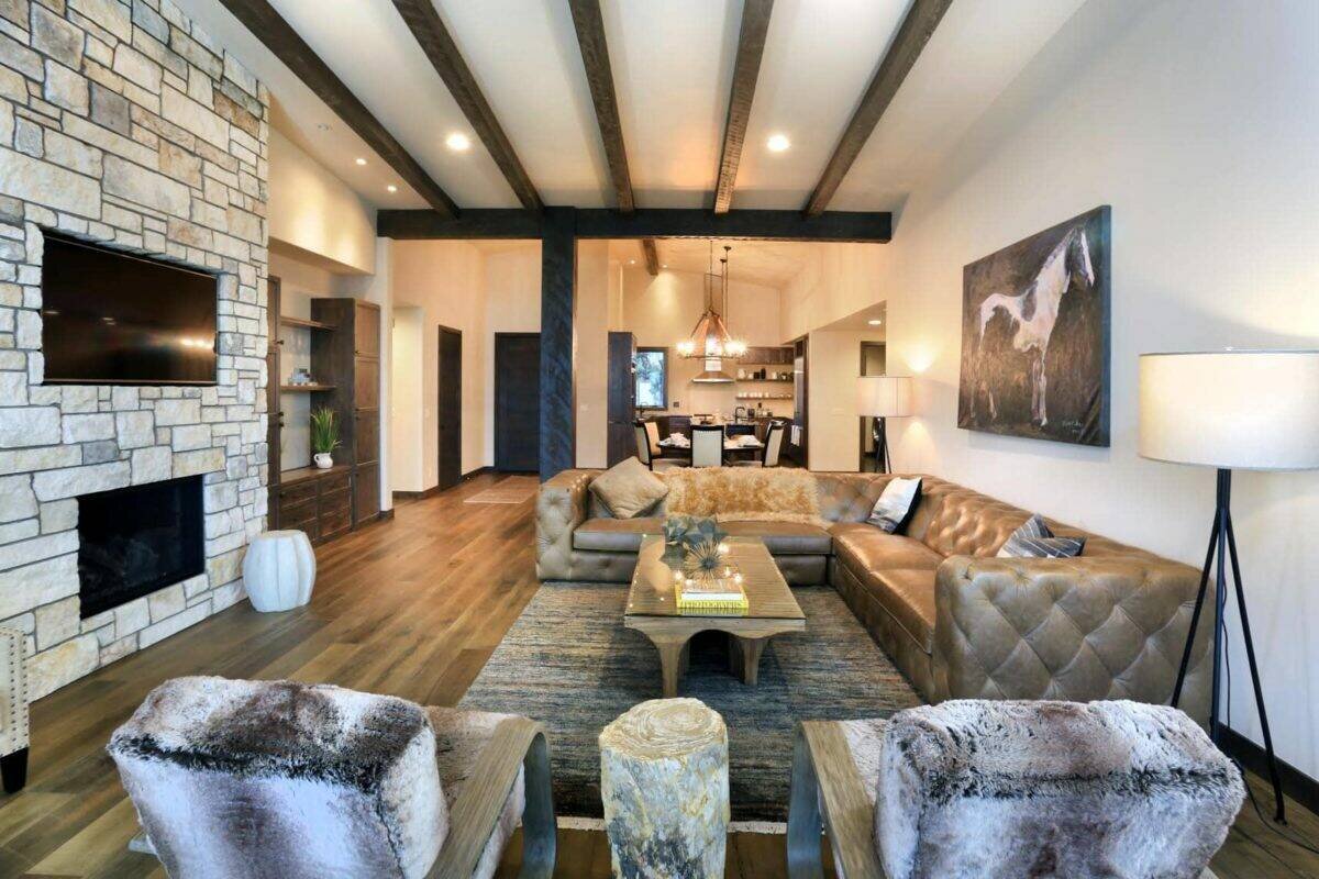 NWB-Photo-Home-Livingroom-Furnished_2017-1-1_q2tthz-1200x800.jpeg