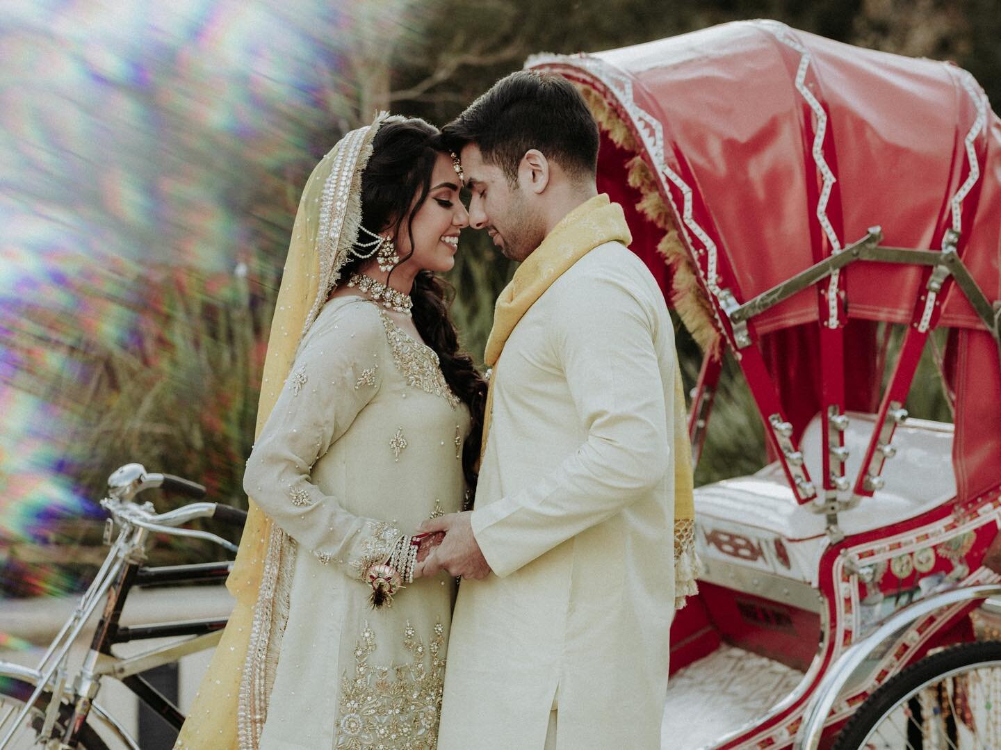 &ldquo;Let my soul smile through your heart and your heart smile through my eyes.&rdquo;🌼
.
.
.

#desiwedding #dulhandulhan #muslimweddings #indianwedding #pakistaniwedding #desibridaloutfits #muslimphotographer #pakistanistreetstyle #realweddings #