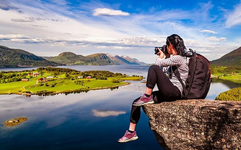 travel-photographer-careers.jpg